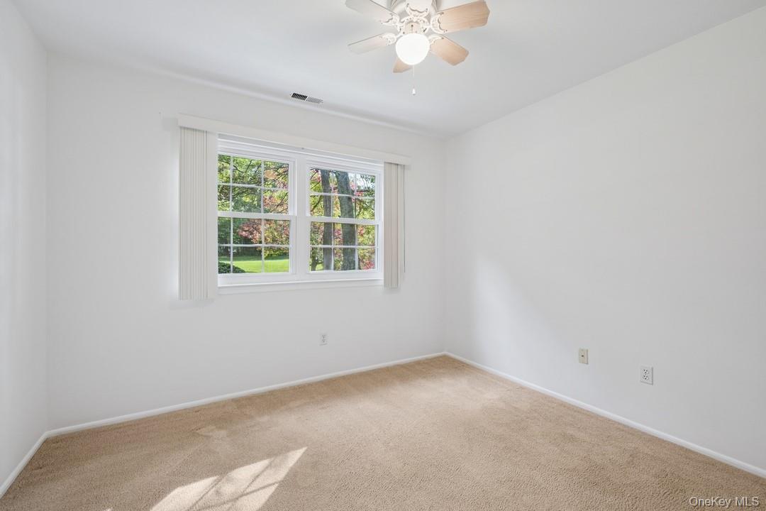 #20 photo, 30 Quail Court, サフォーク郡 Manorville , NY 11949