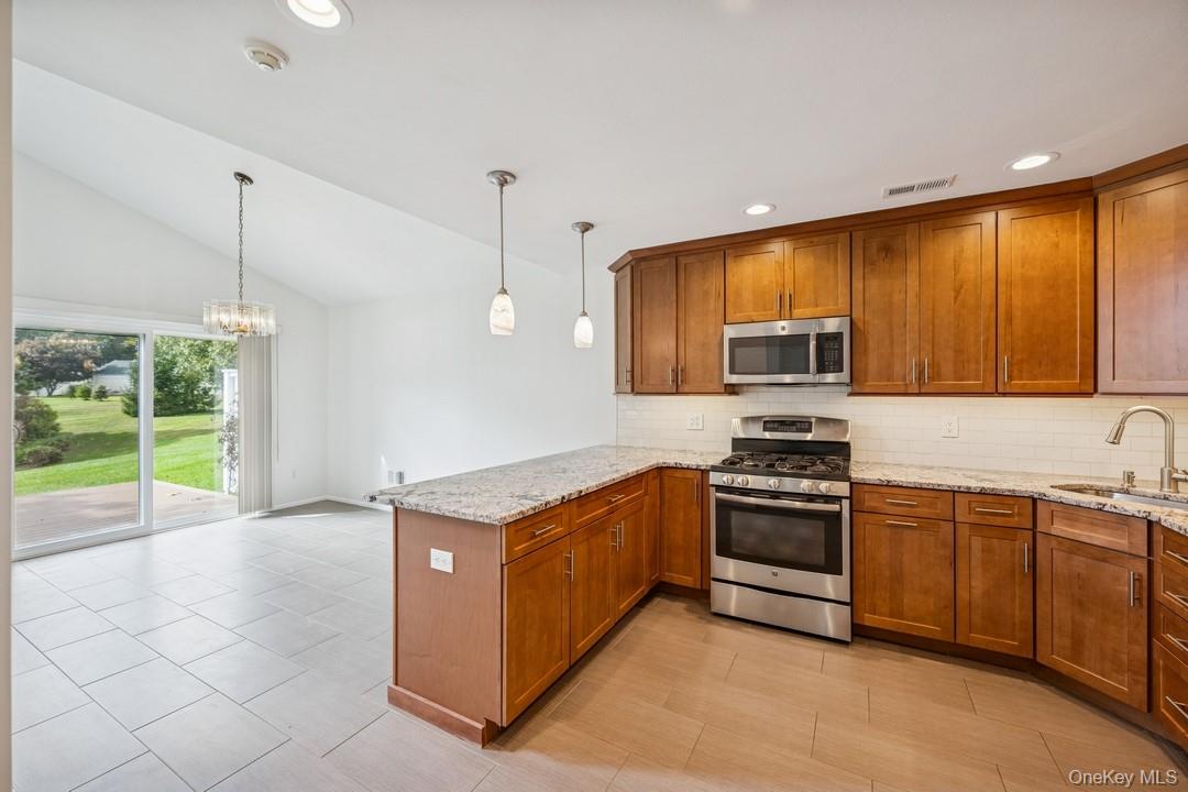 #9 photo, 30 Quail Court, サフォーク郡 Manorville , NY 11949