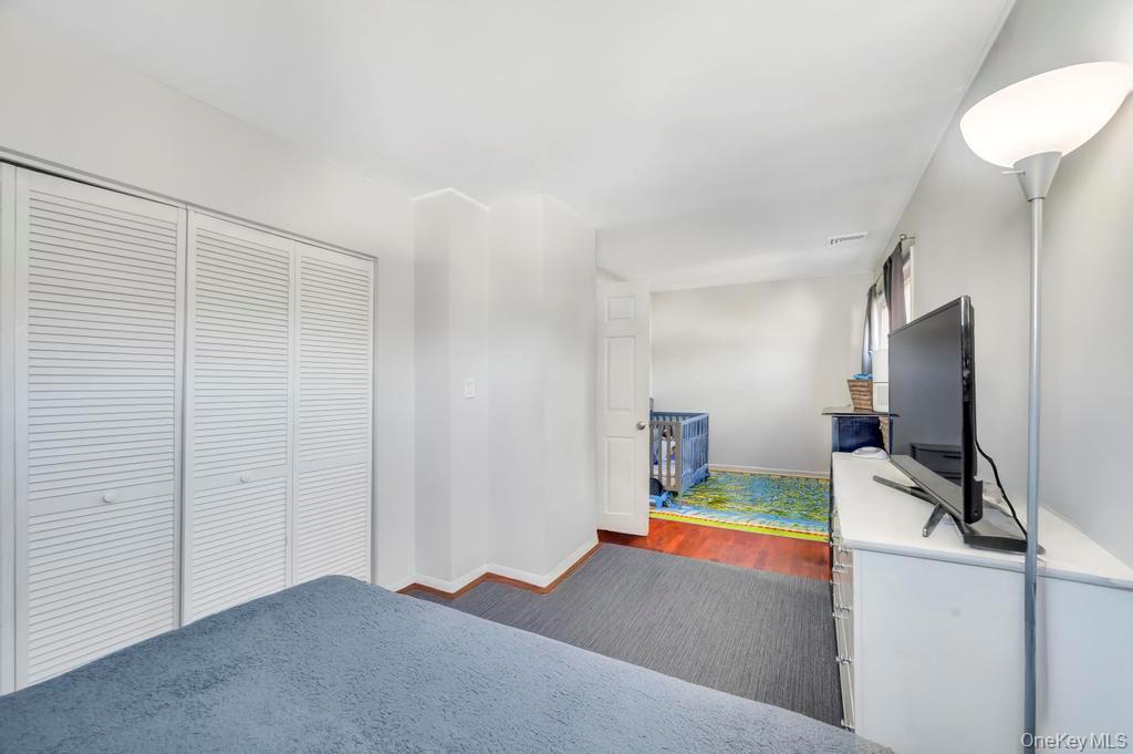 #14 photo, 22 Hospital Road, サフォーク郡 East Patchogue , NY 11772