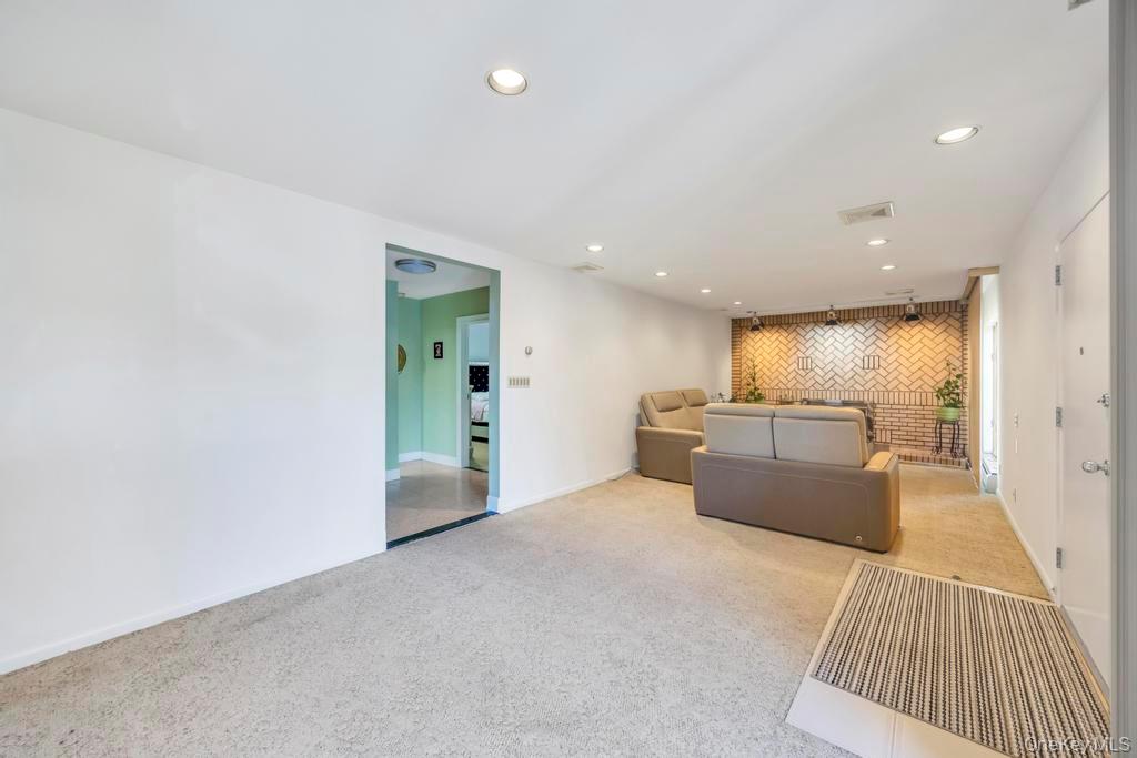 #12 photo, 149 Foster Avenue, ナッソー郡 Valley Stream , NY 11580