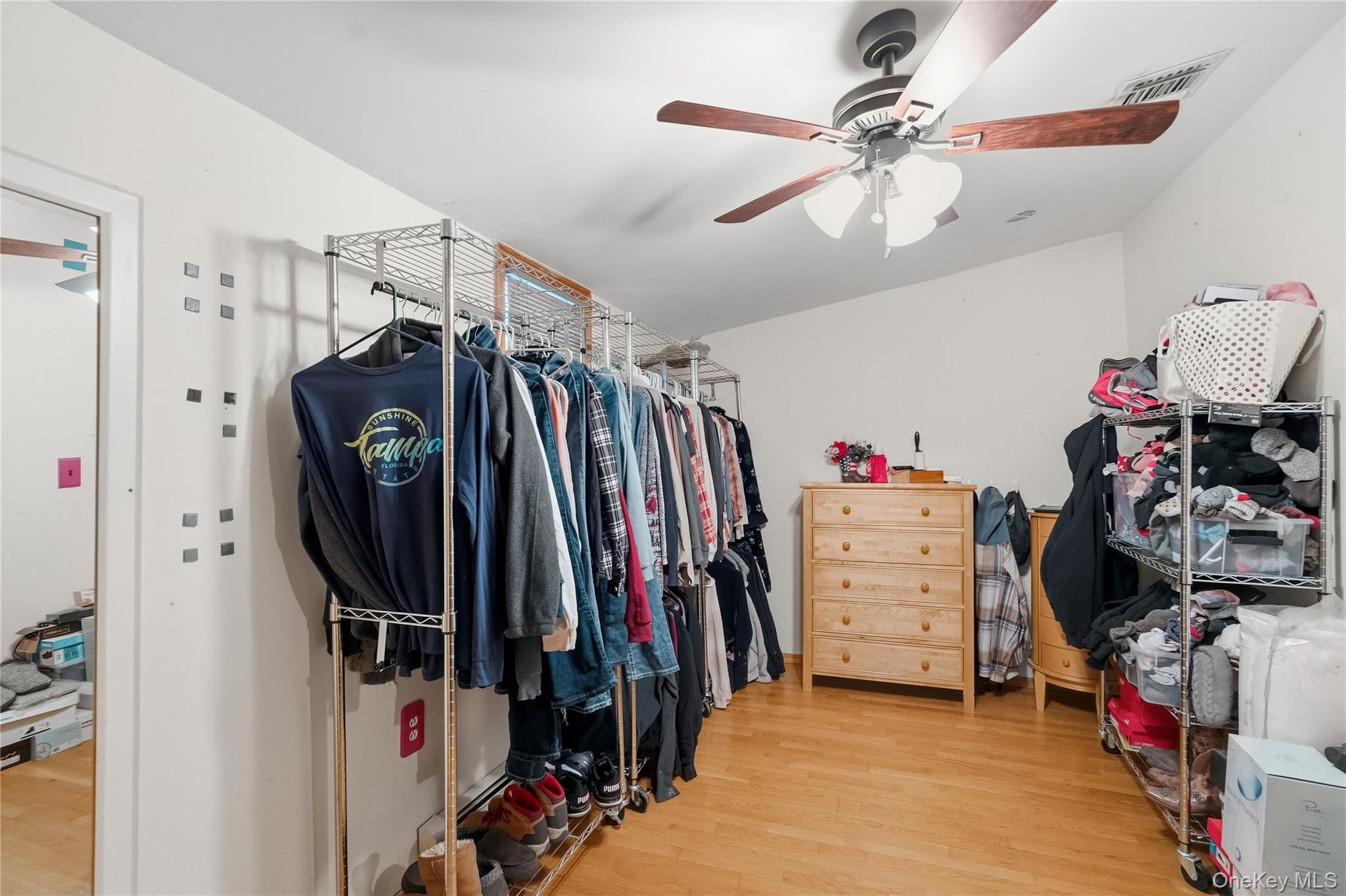 #10 photo, 114 Sportsmen Street, サフォーク郡 Central Islip , NY 11722