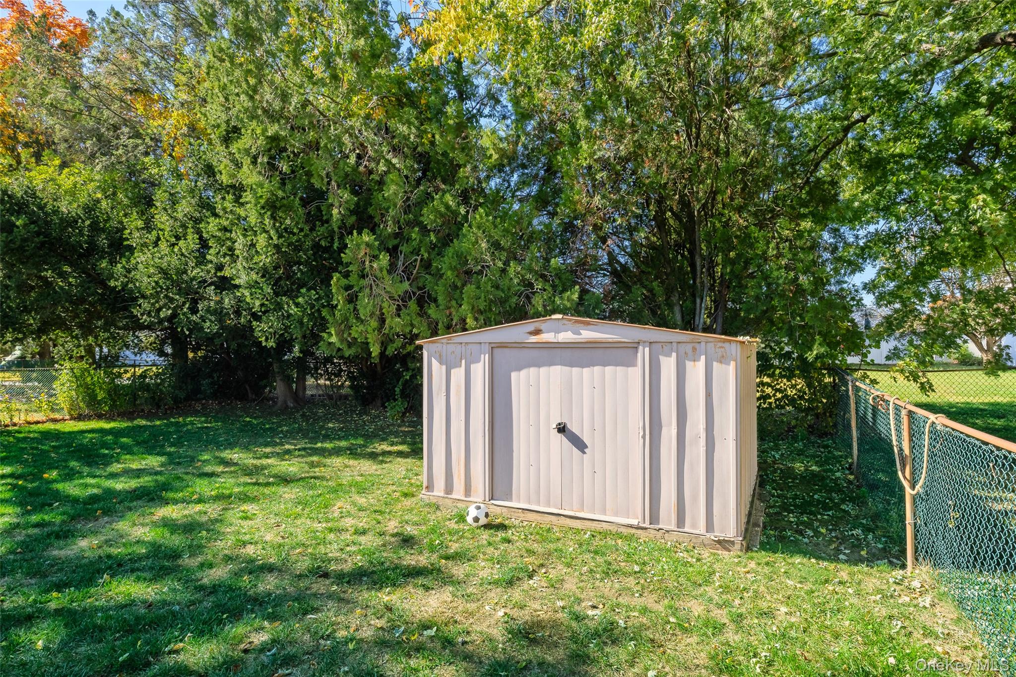 #10 photo, 461 N Newbridge Road, ナッソー郡 Levittown , NY 11756