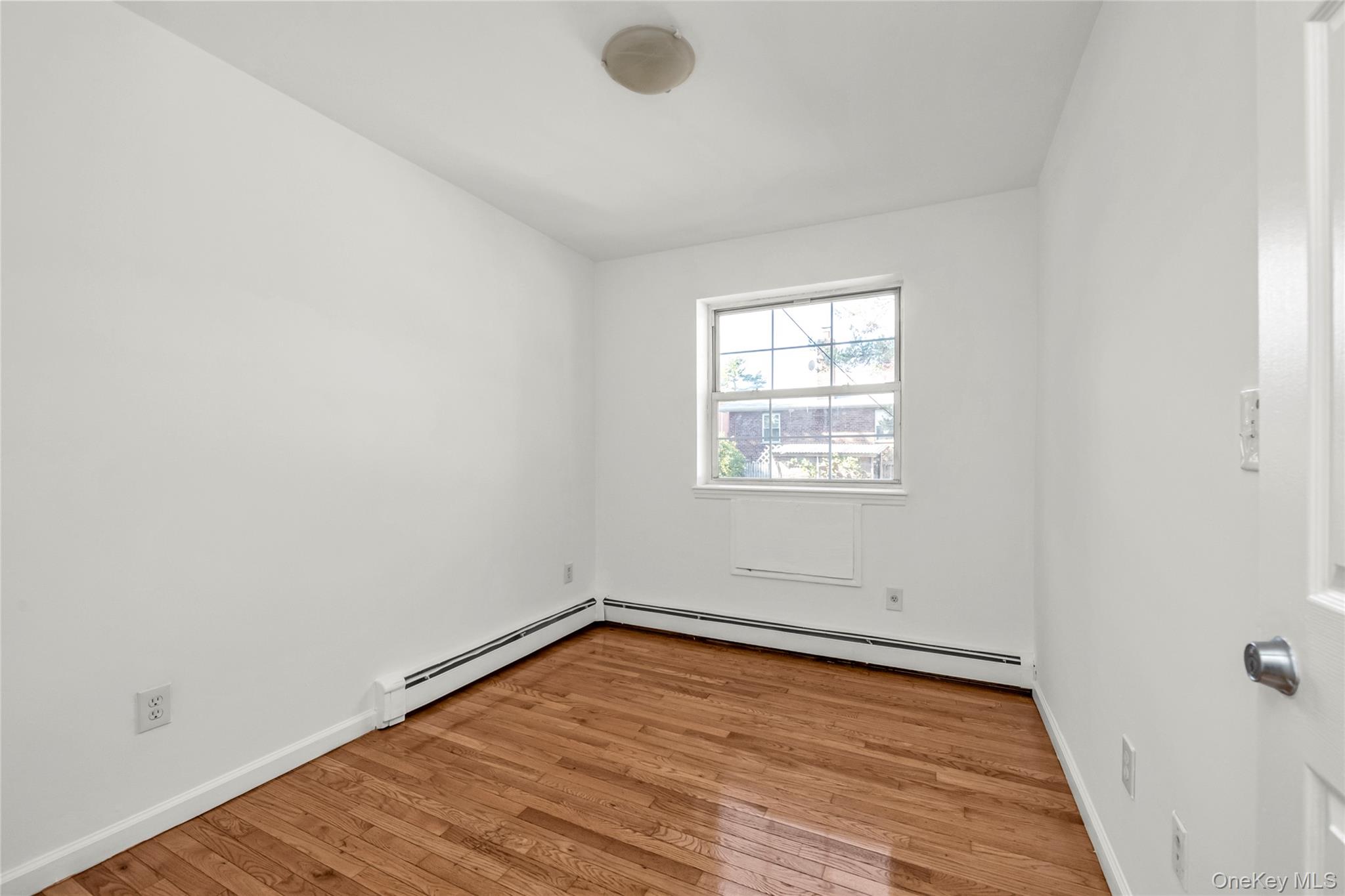 #8 photo, 4003 Secor Avenue, ブロンクス区 Bronx , NY 10466