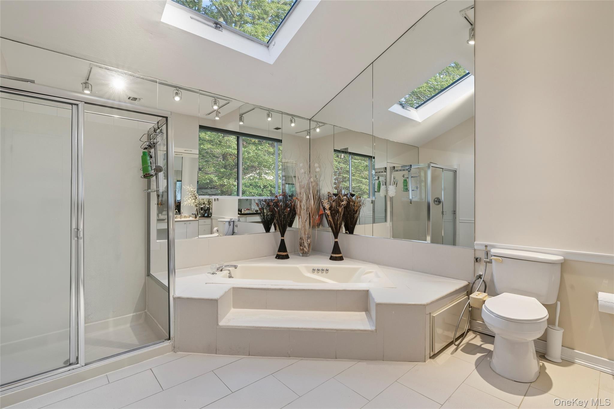 #17 photo, 258 Half Hollow Road, Dix Hills , NY 11746