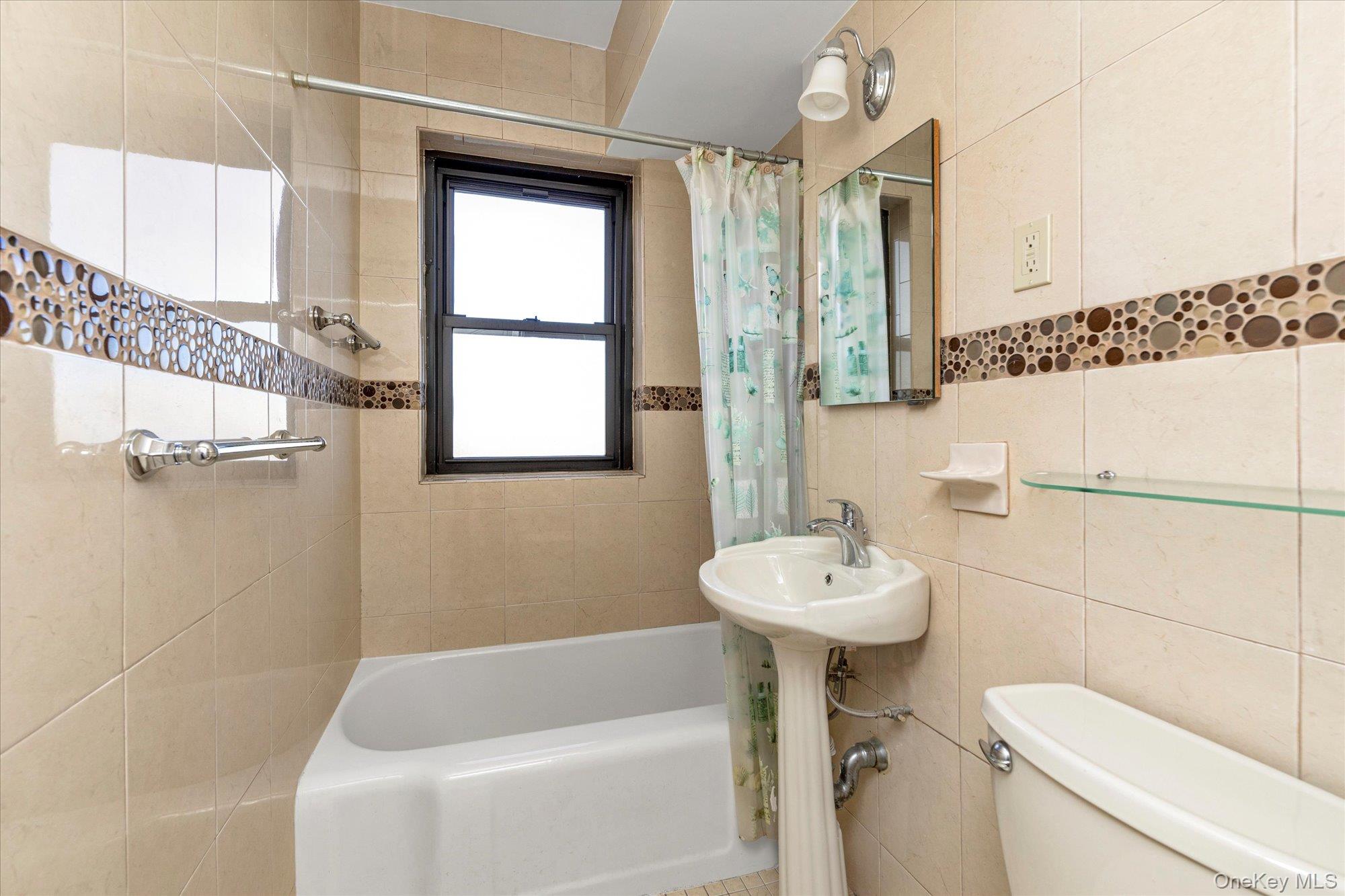 #10 photo, 99-05 63rd Drive, クイーンズ区 Rego Park , NY 11374