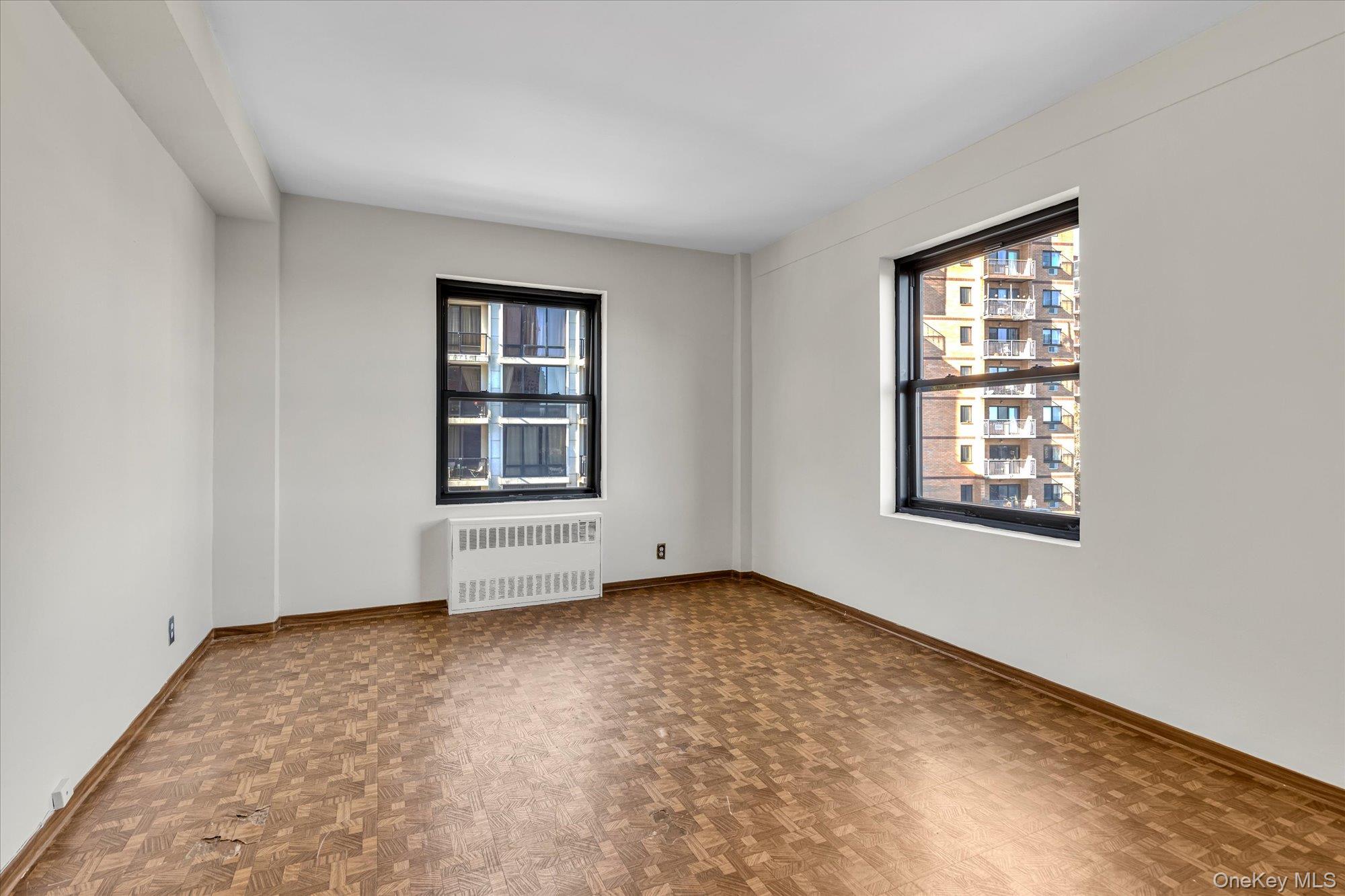 #11 photo, 99-05 63rd Drive, クイーンズ区 Rego Park , NY 11374