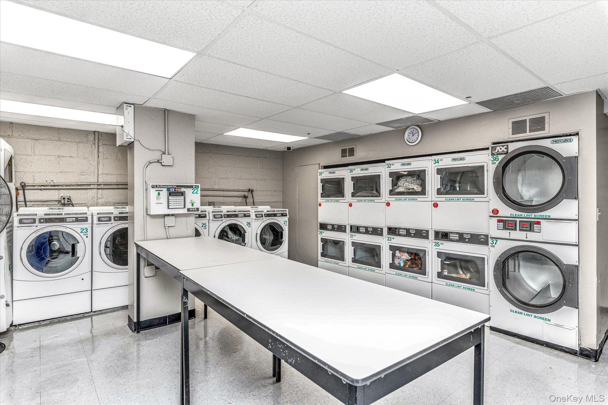 #13 photo, 99-05 63rd Drive, クイーンズ区 Rego Park , NY 11374