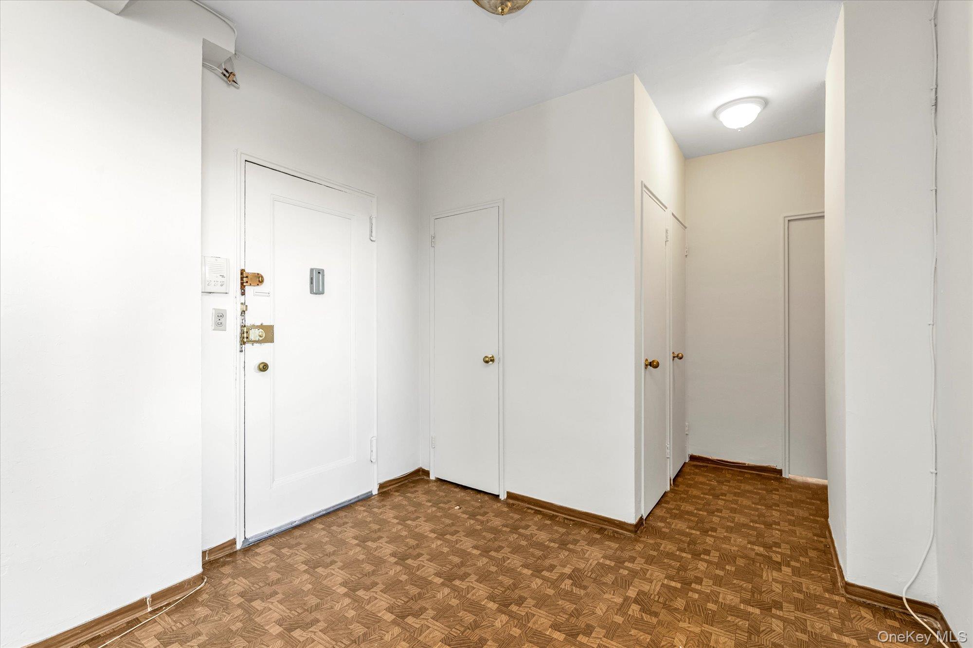 #3 photo, 99-05 63rd Drive, クイーンズ区 Rego Park , NY 11374