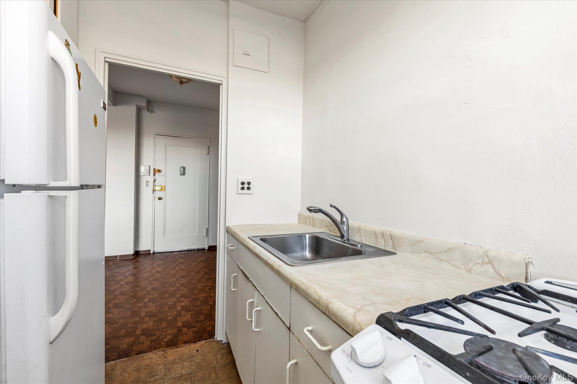 #8 photo, 99-05 63rd Drive, クイーンズ区 Rego Park , NY 11374