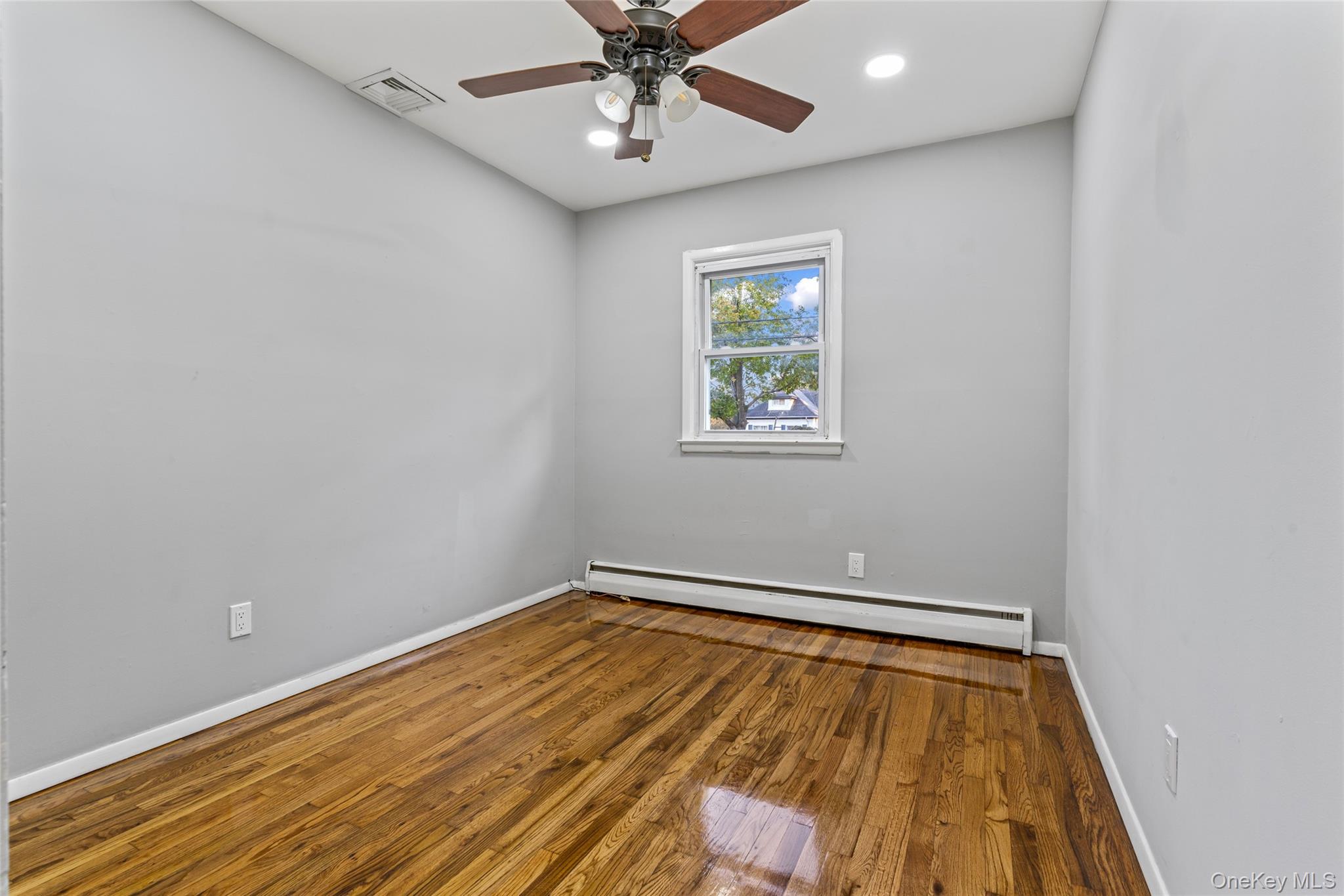 #20 photo, 31 Franklin Avenue, サフォーク郡 Brentwood , NY 11717