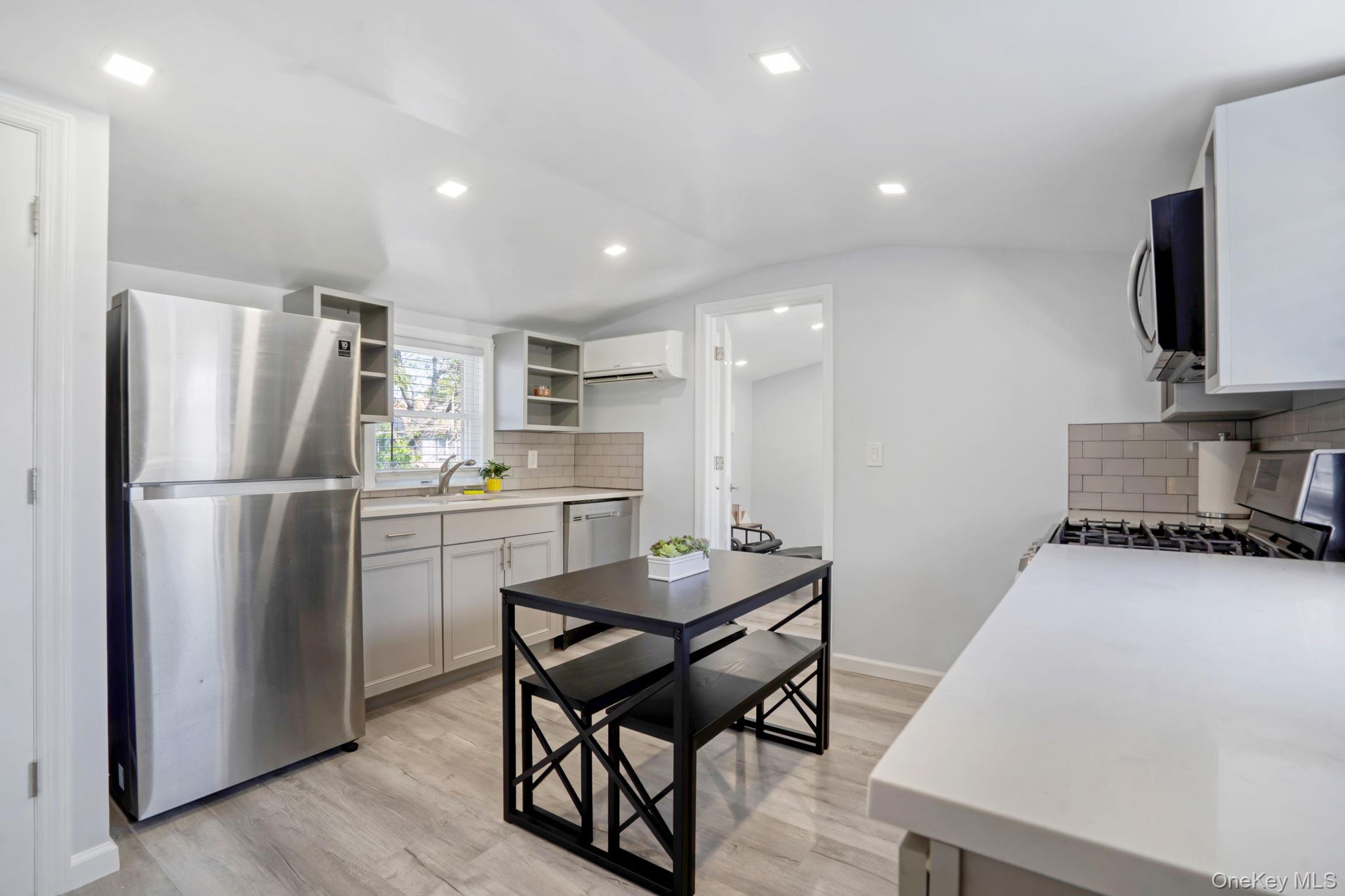 #11 photo, 108 Sheridan Avenue, ナッソー郡 Hewlett , NY 11557