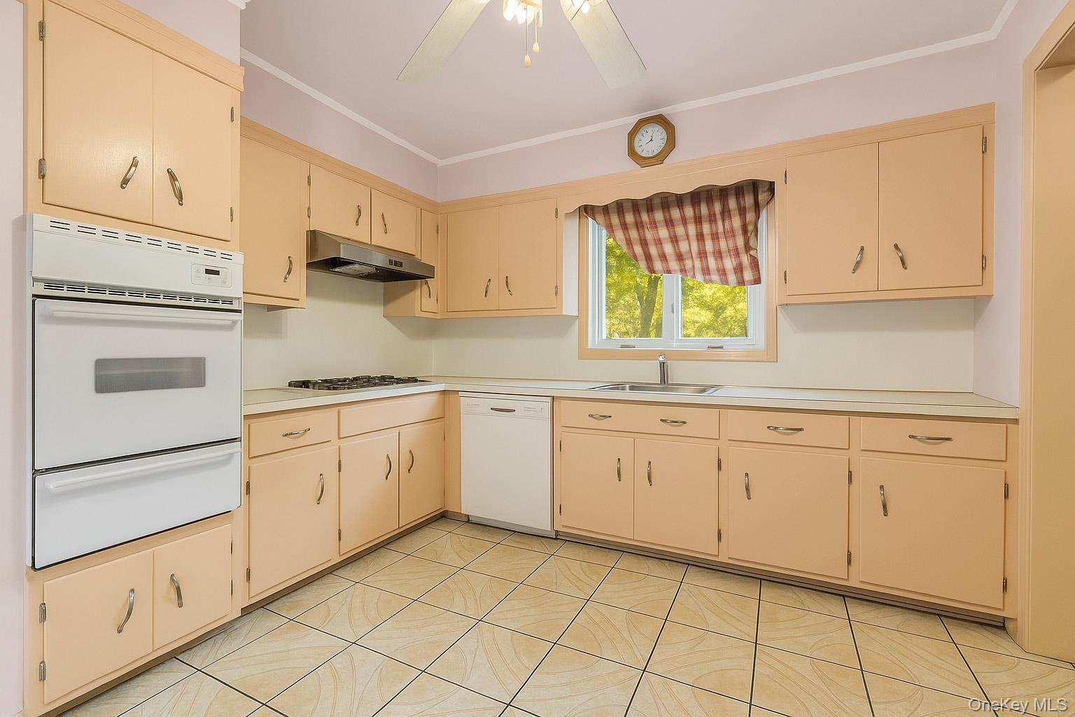 #10 photo, 15 Wayne Way, White Plains , NY 10607