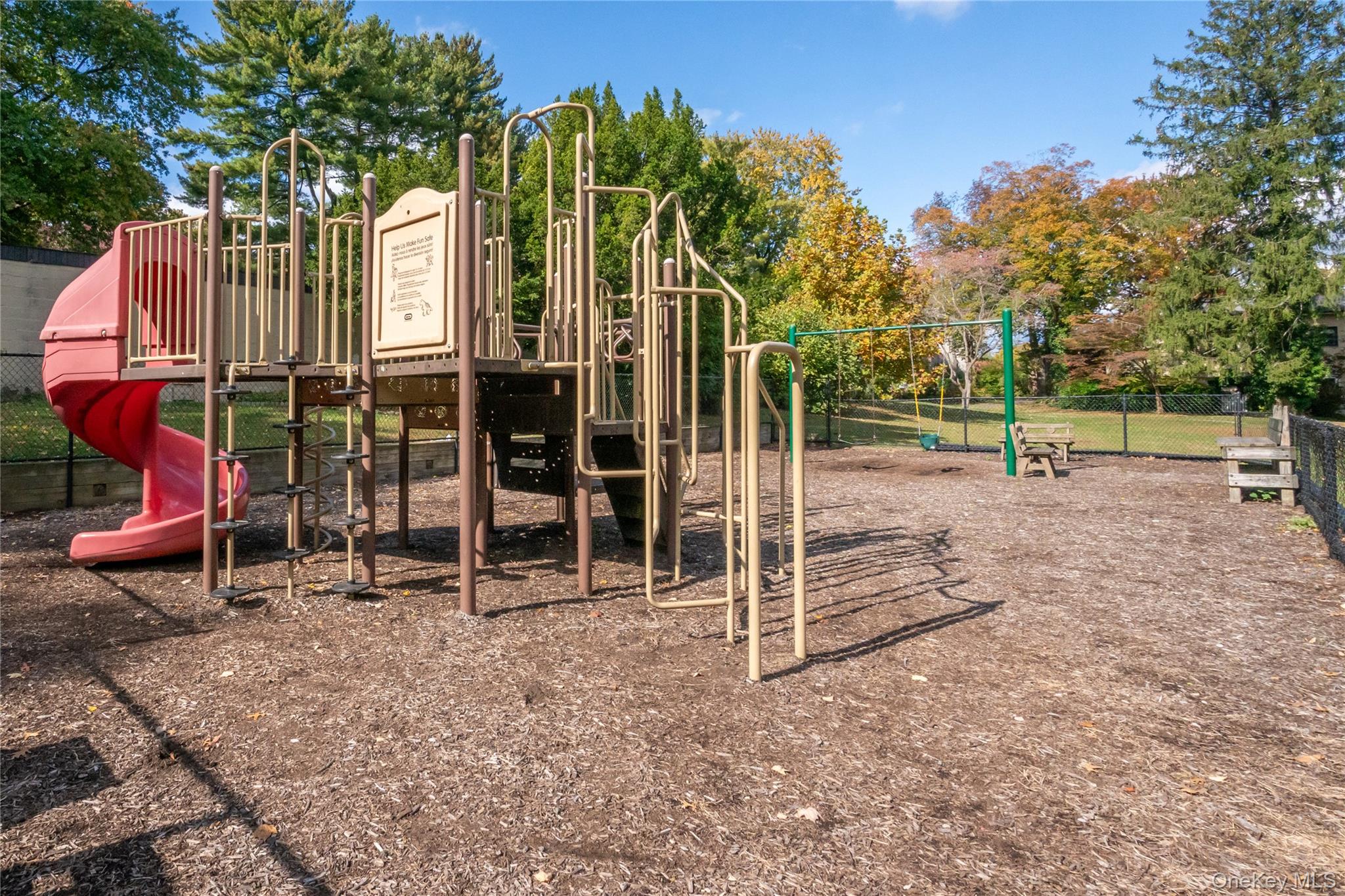 #17 photo, 4 Field End Lane, Eastchester , NY 10709