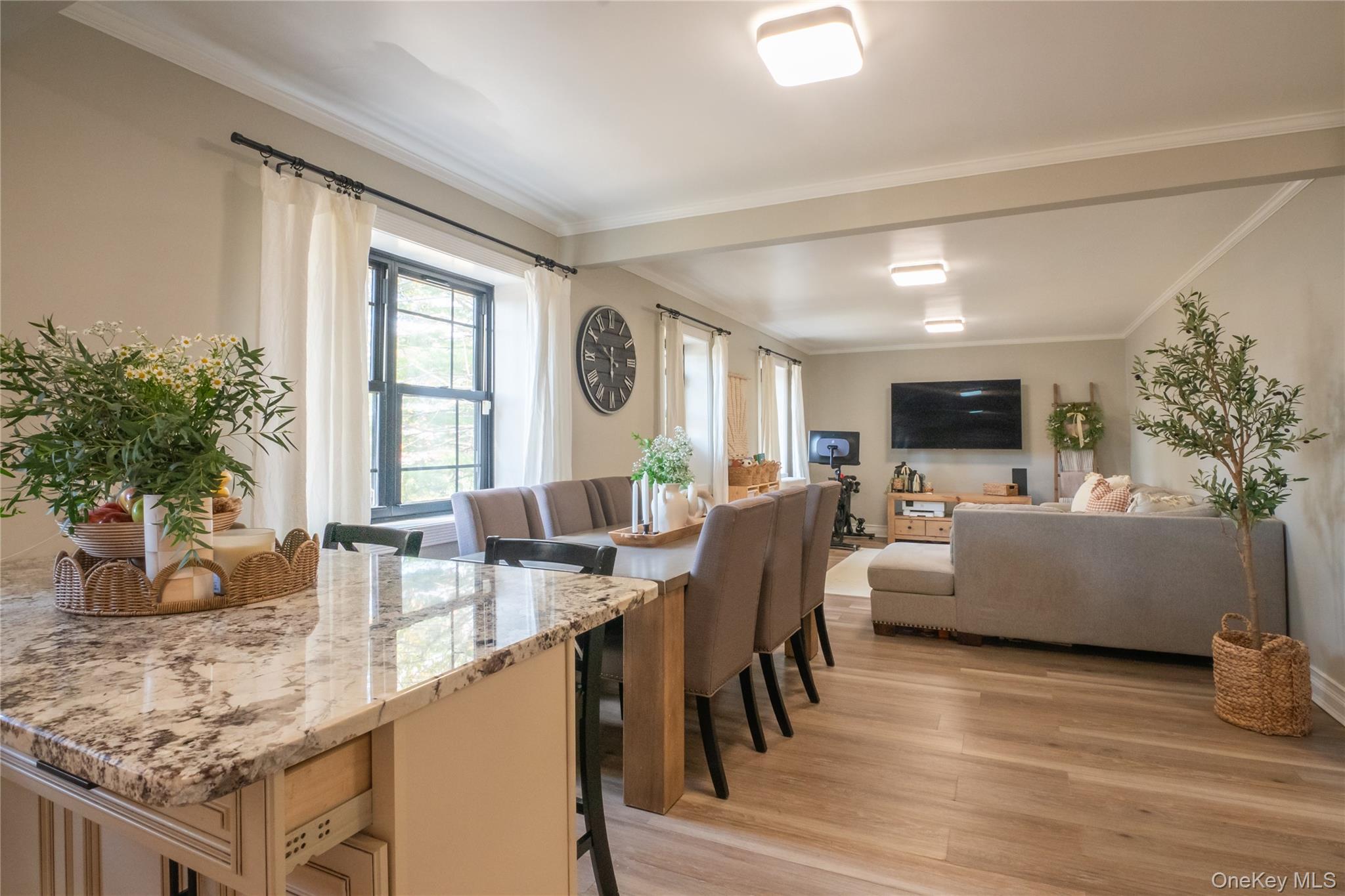 #8 photo, 4 Field End Lane, Eastchester , NY 10709