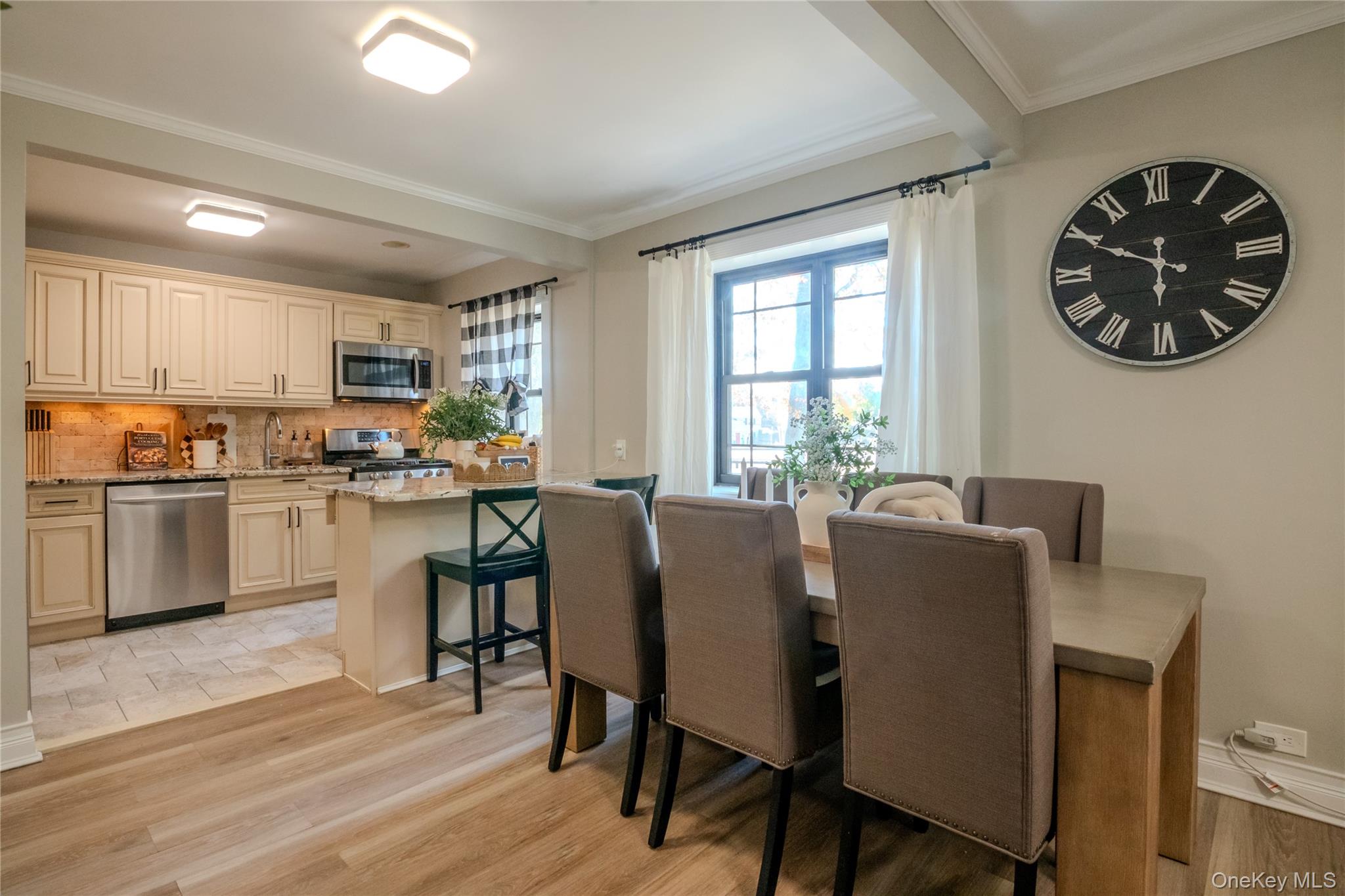 #9 photo, 4 Field End Lane, Eastchester , NY 10709