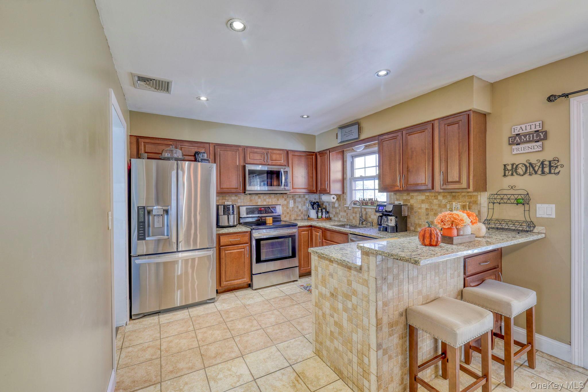 #11 photo, 120 Blanche Avenue, New Windsor , NY 12553