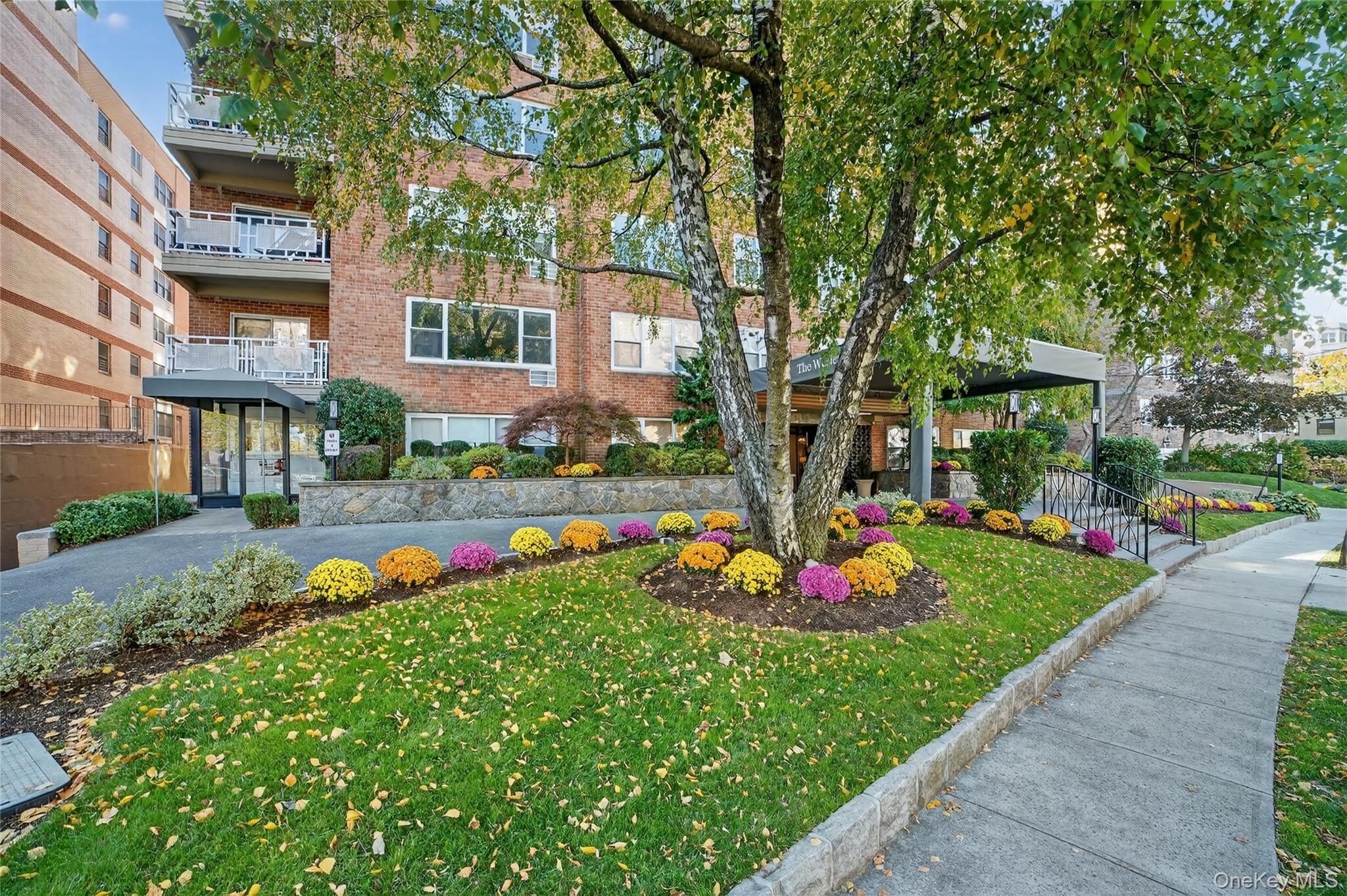 #16 photo, 10 Old Mamaroneck Road, White Plains , NY 10605