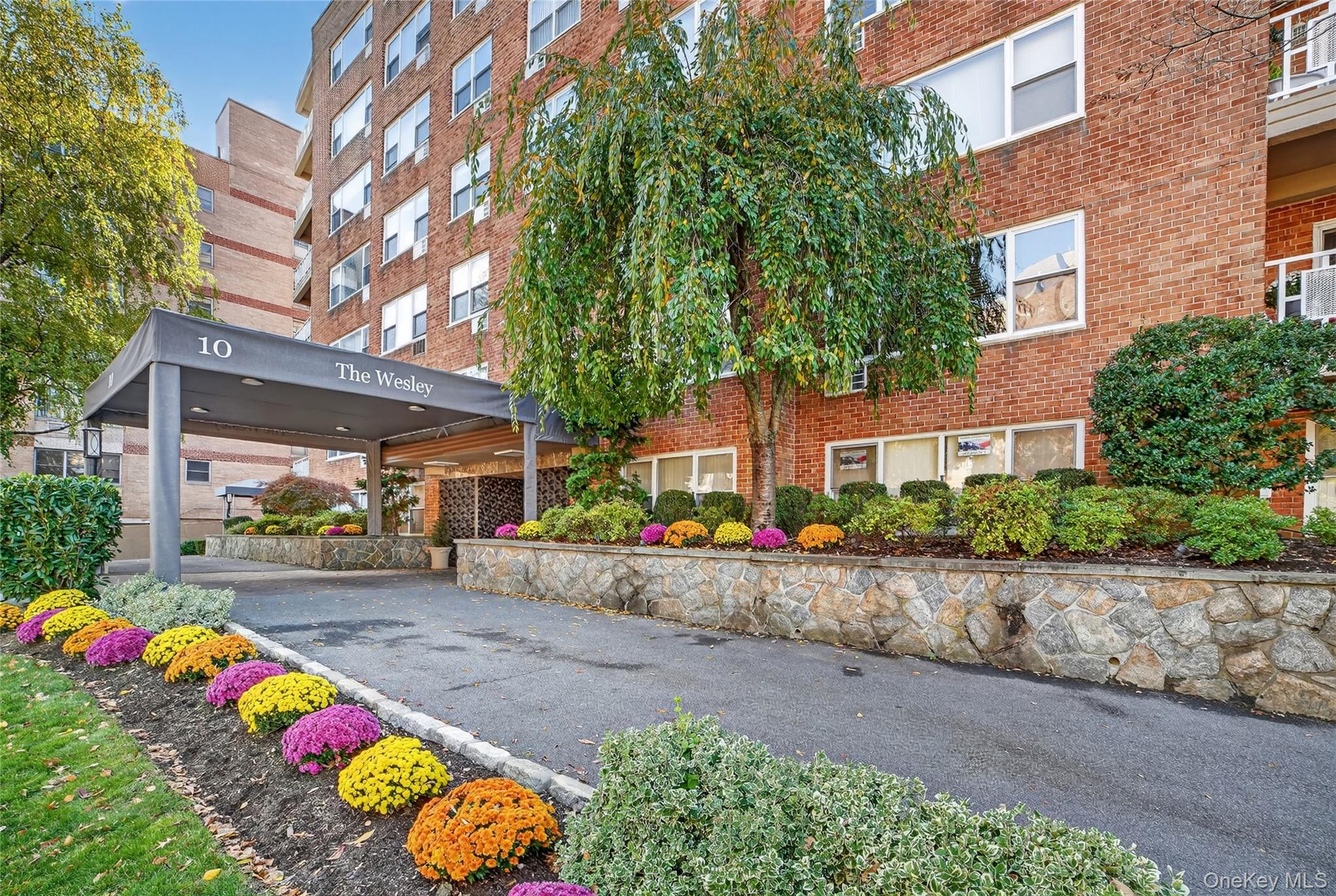 #17 photo, 10 Old Mamaroneck Road, White Plains , NY 10605