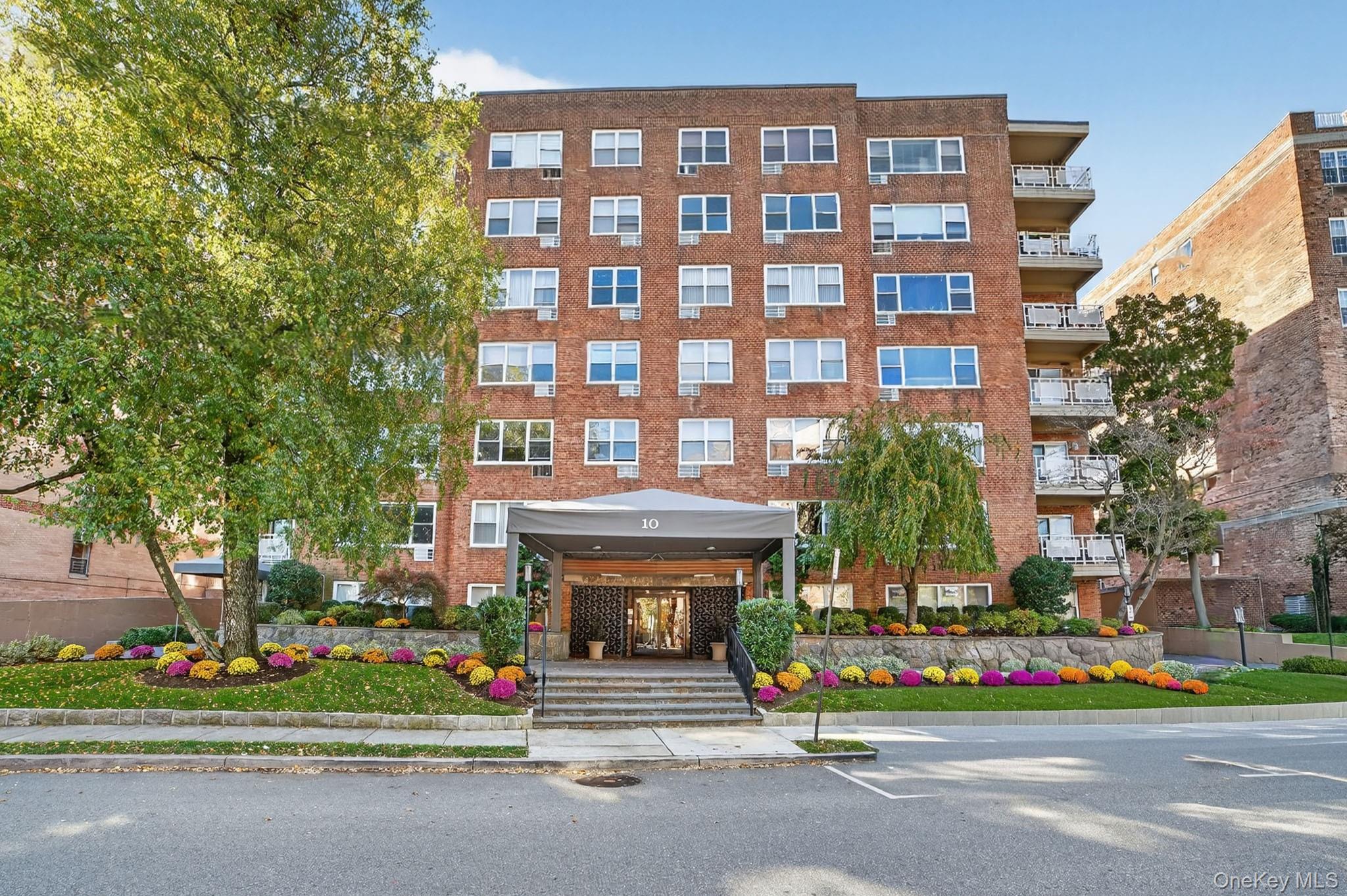 #18 photo, 10 Old Mamaroneck Road, White Plains , NY 10605