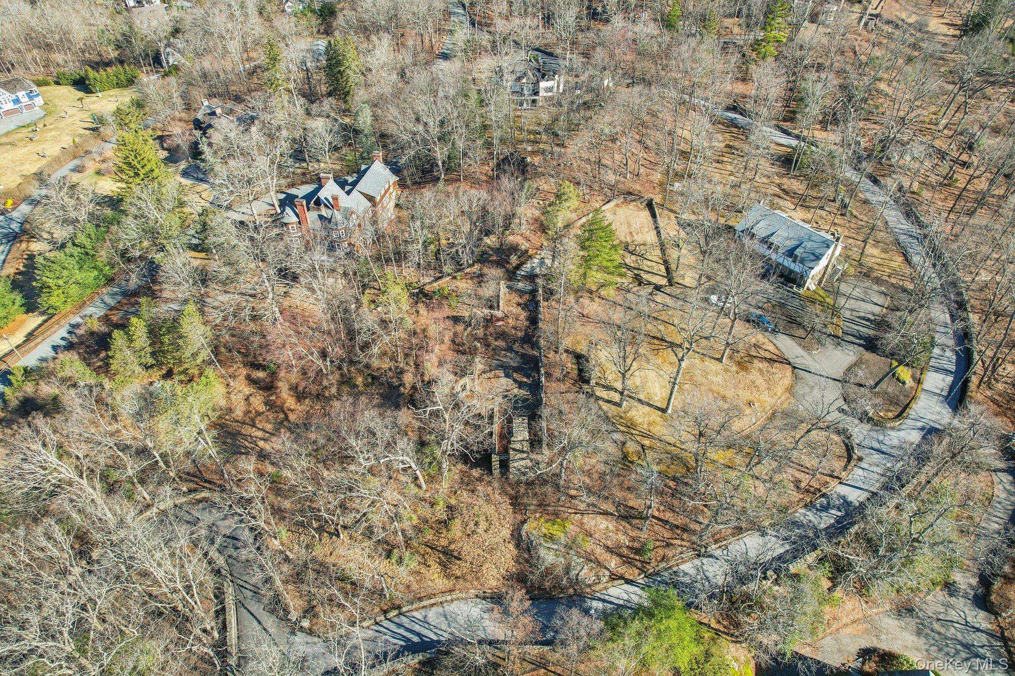 #7 photo, Serpentine Road, Tuxedo Park , NY 10987