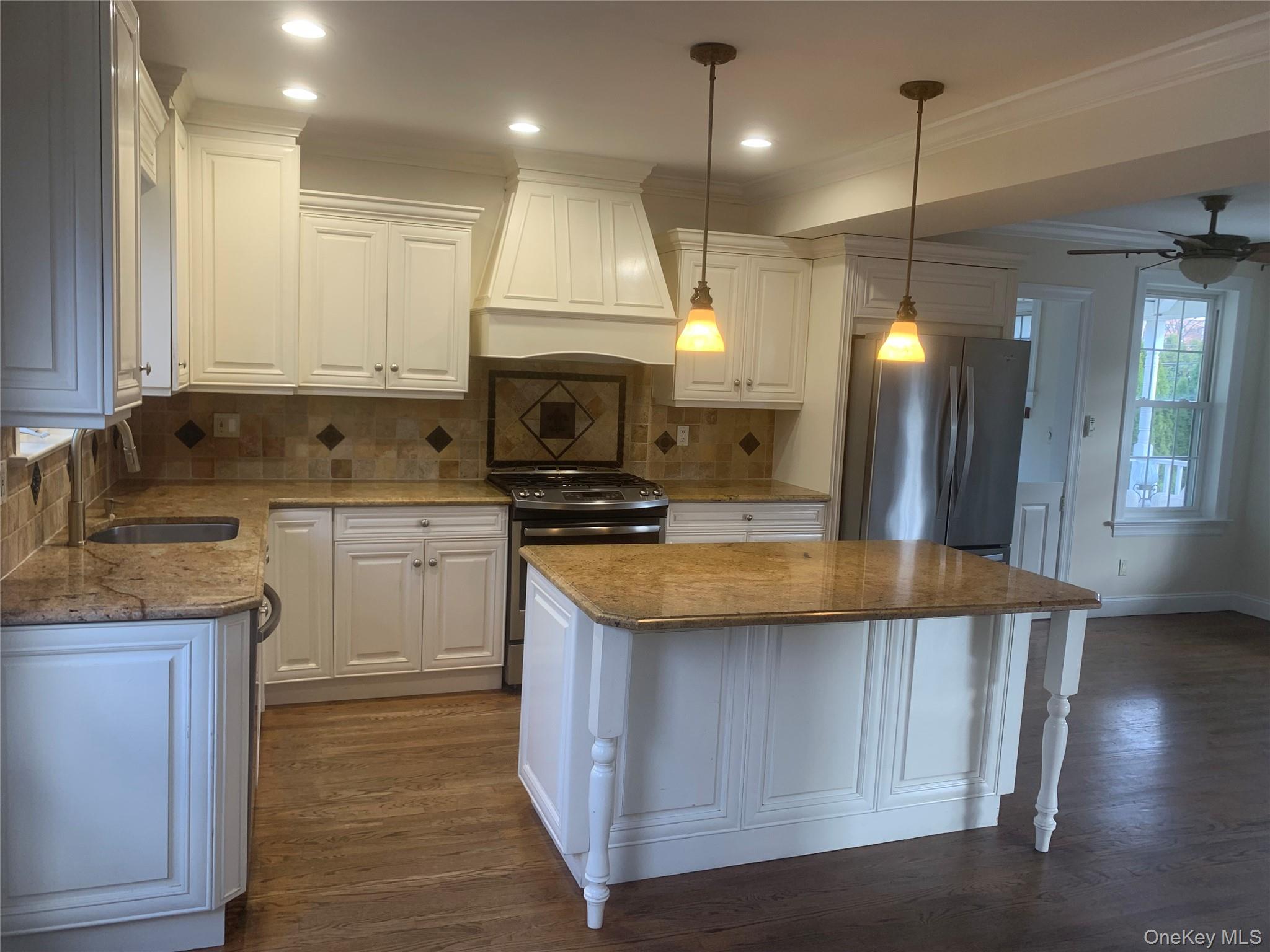 #4 photo, 28 Nautilus Place, New Rochelle , NY 10805