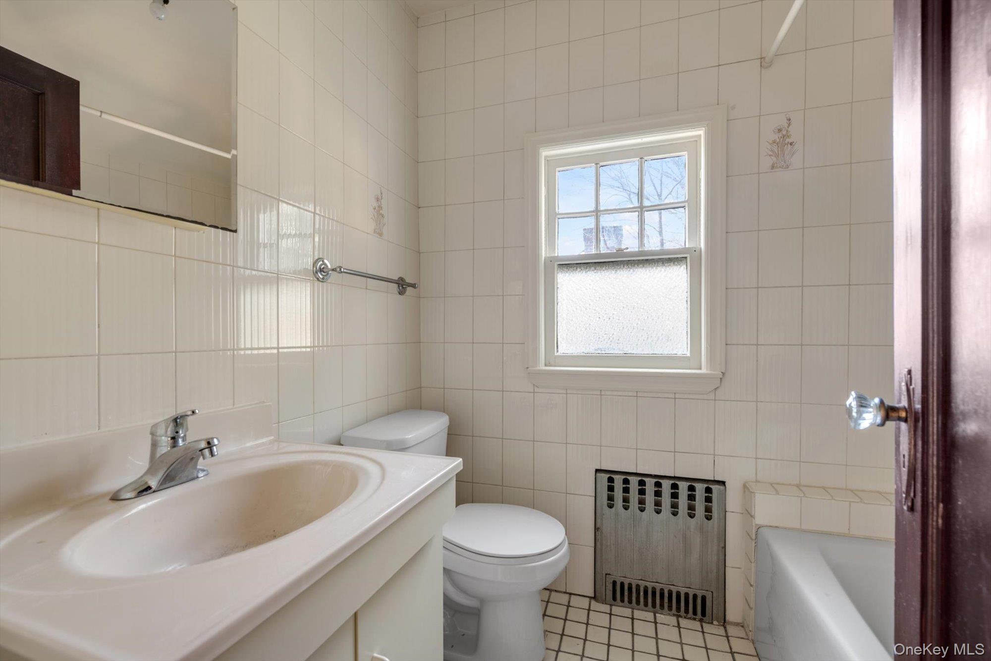 #11 photo, 1613 Northern Boulevard, ناسو Roslyn , NY 11576