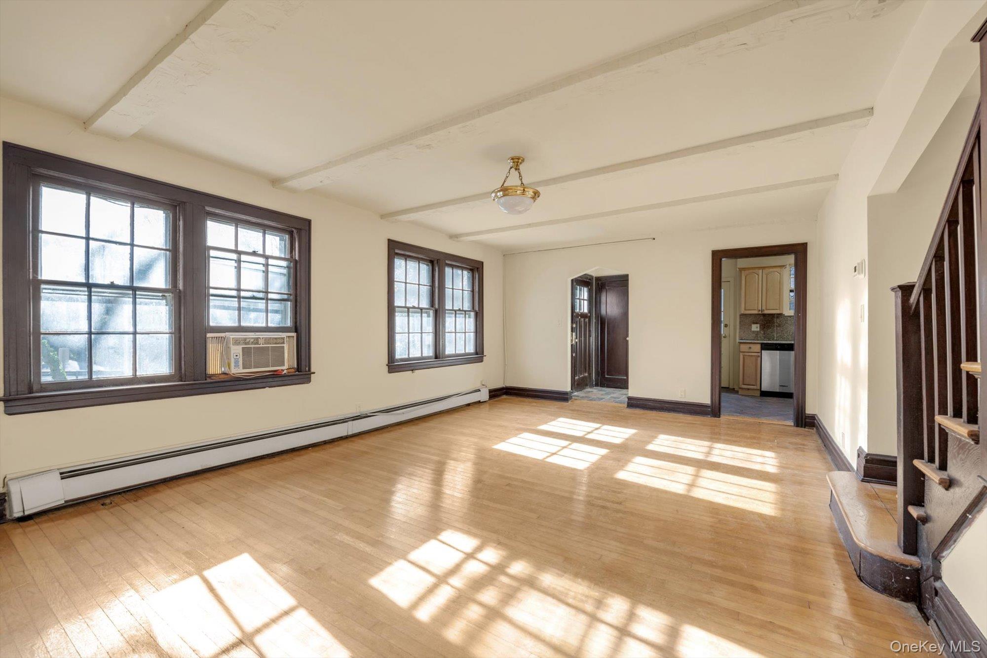 #5 photo, 1613 Northern Boulevard, ناسو Roslyn , NY 11576