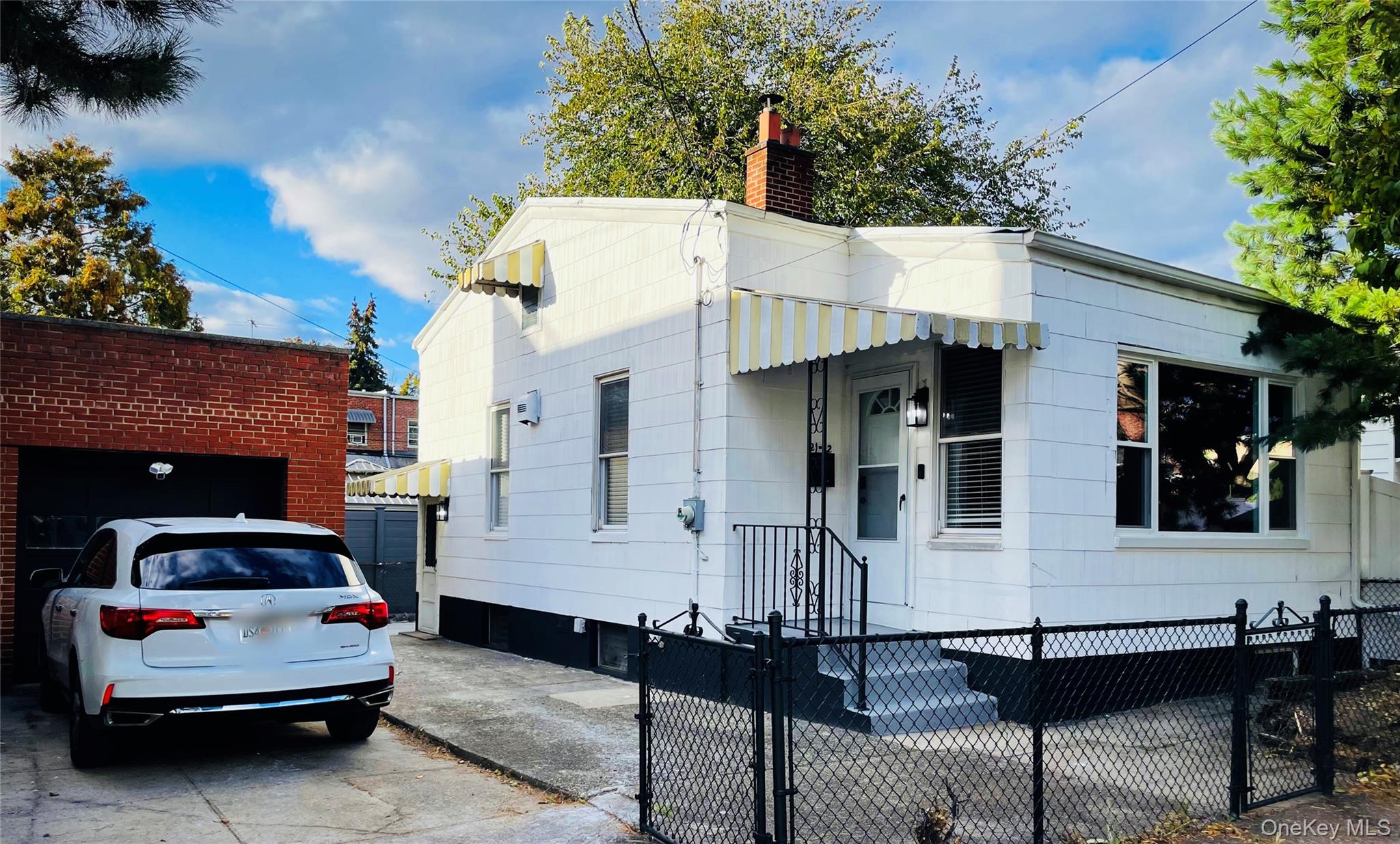 #3 photo, 21-72 48 Street, Astoria , NY 11105