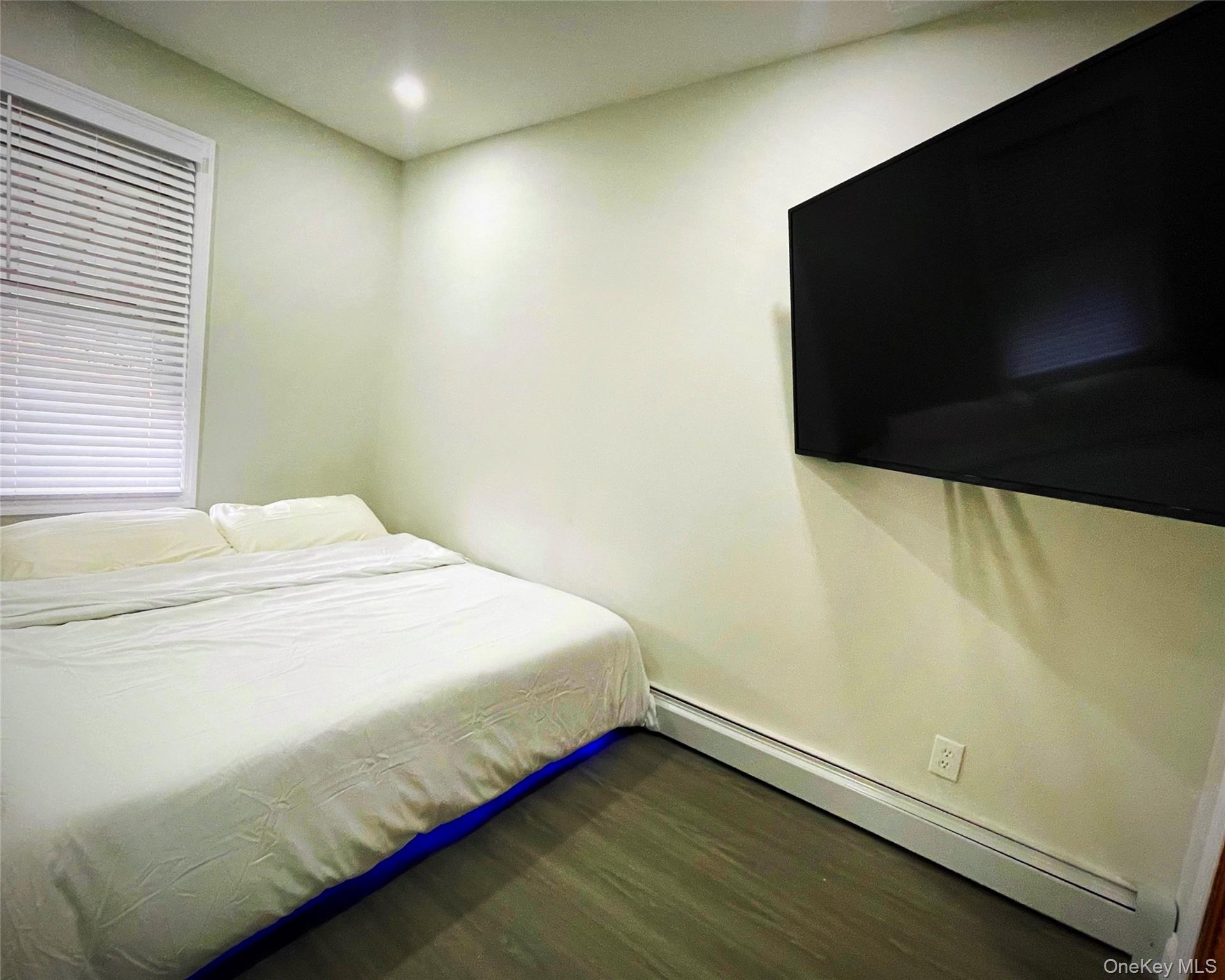 #6 photo, 21-72 48 Street, Astoria , NY 11105