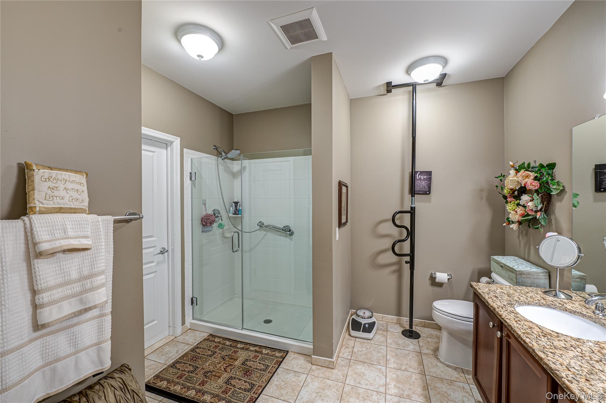 #17 photo, 636 Saxton Court, サフォーク郡 Central Islip , NY 11722