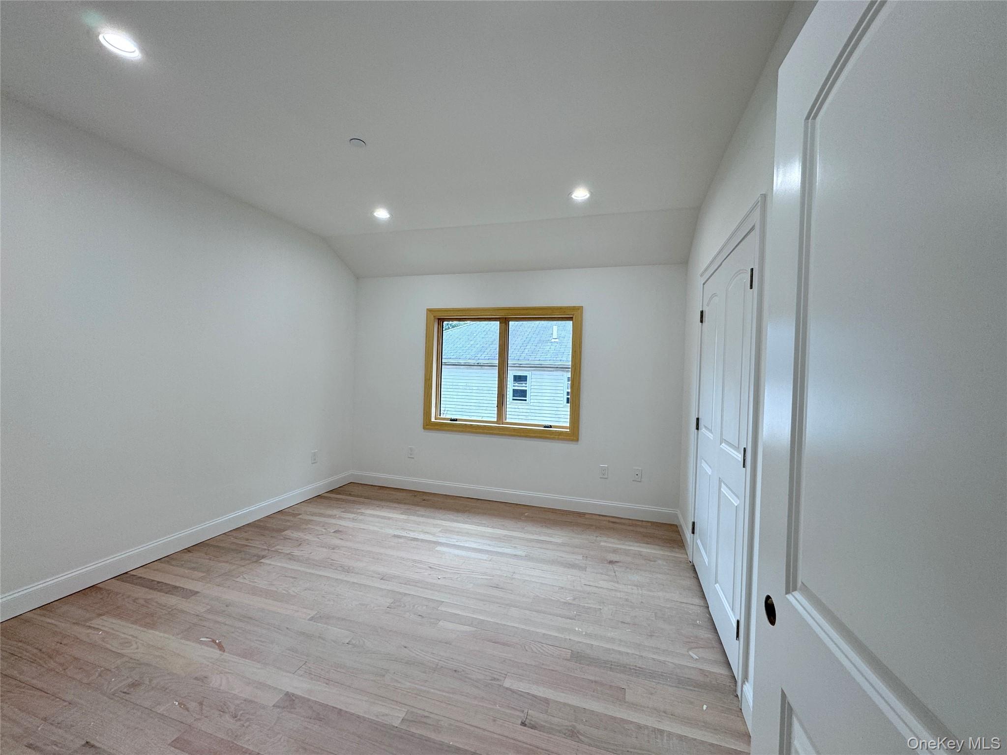 #5 photo, 17-11 201 Street, Bayside , NY 11360