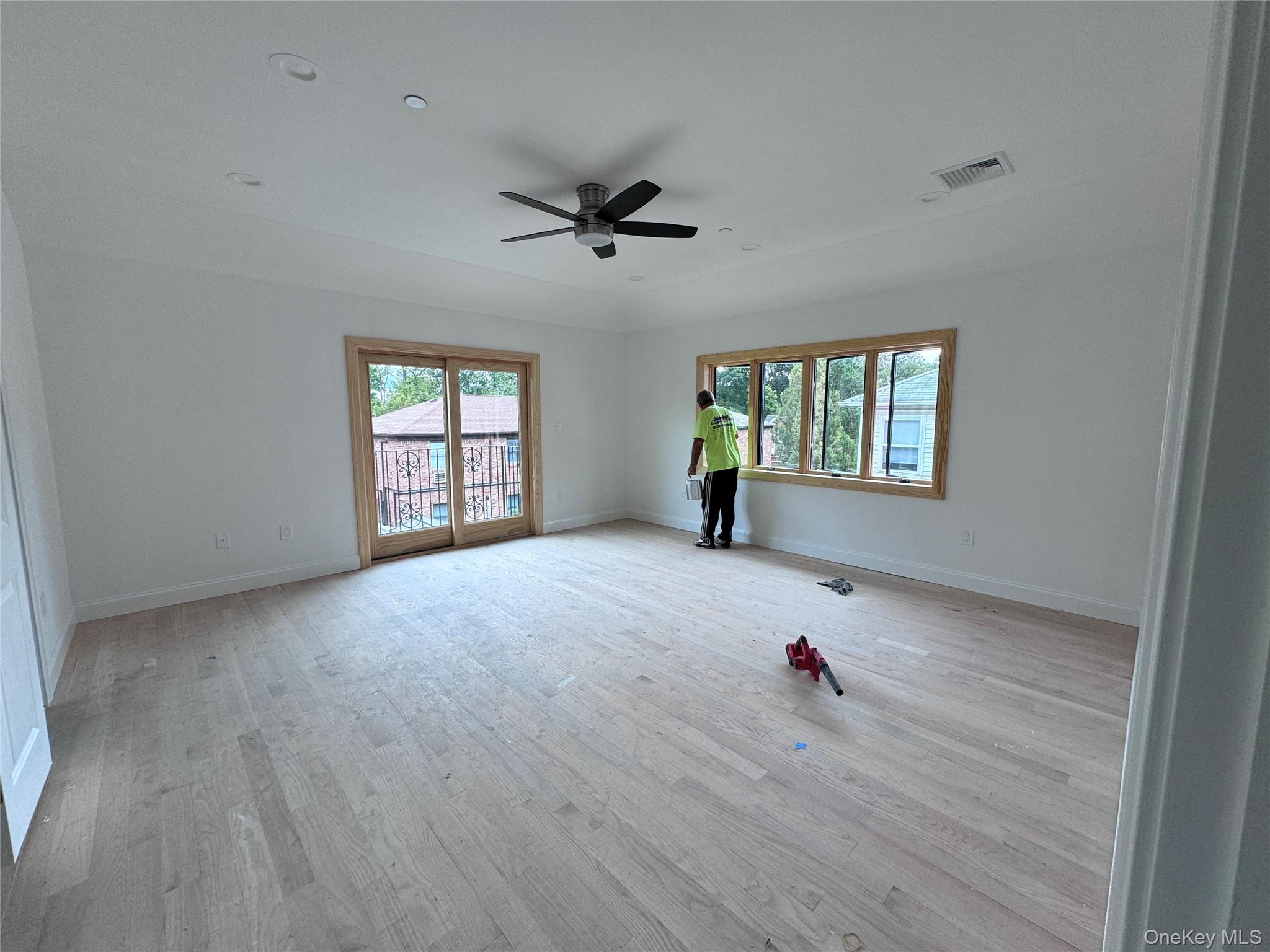 #7 photo, 17-11 201 Street, Bayside , NY 11360