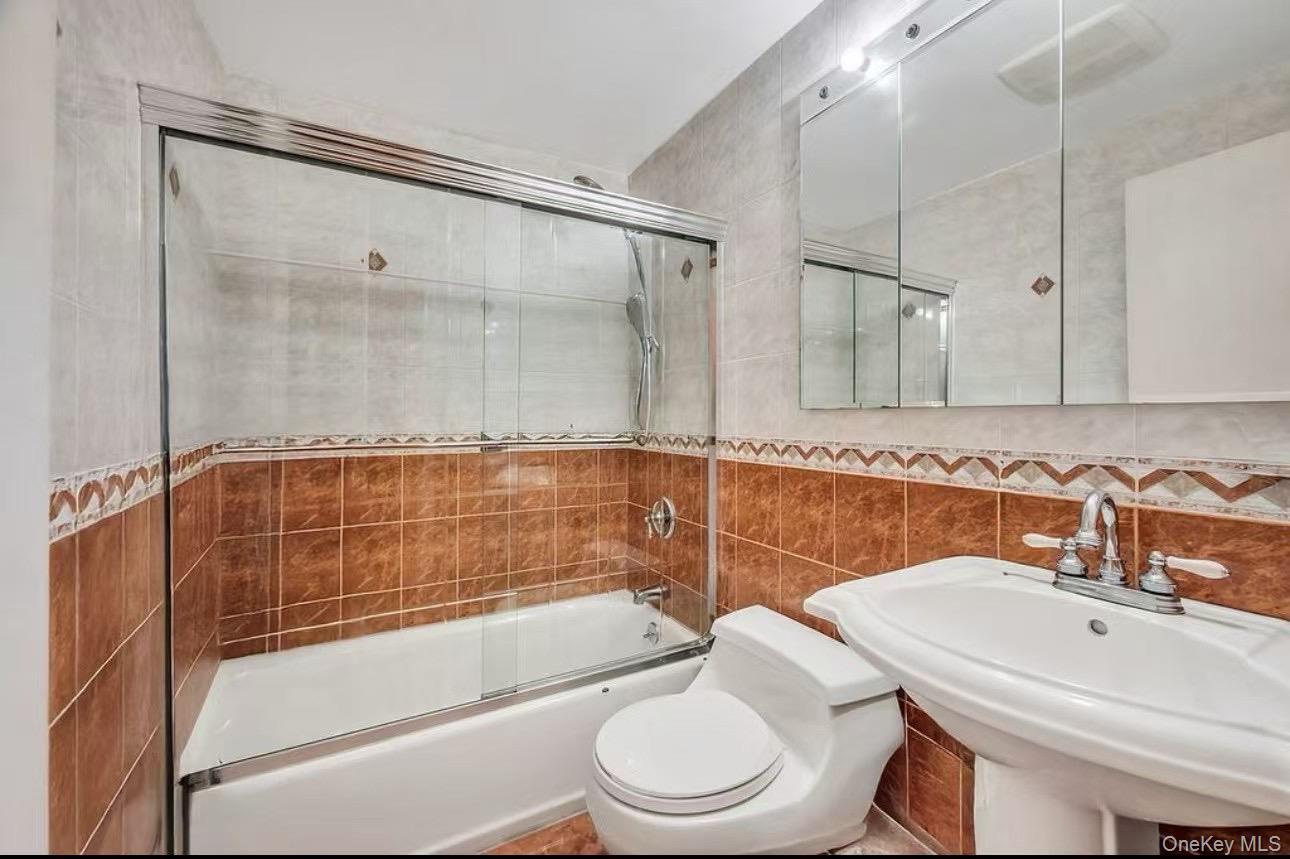 #4 photo, 46-12 161 Street, Flushing , NY 11358