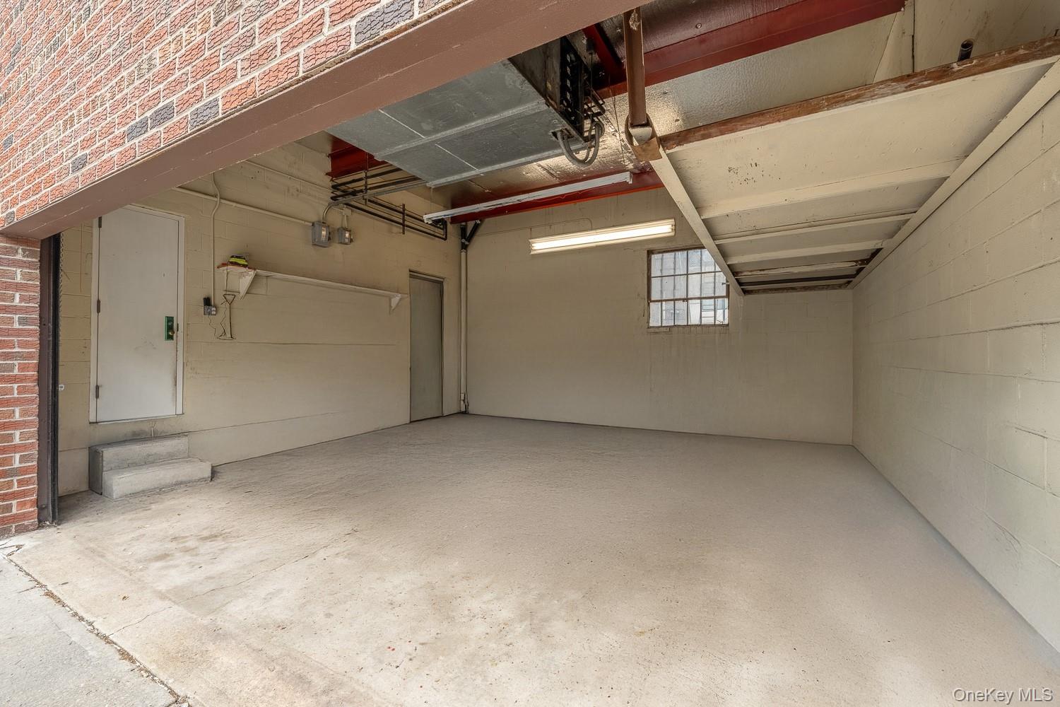 #19 photo, 23-39 Astoria Boulevard, クイーンズ区 Astoria , NY 11102