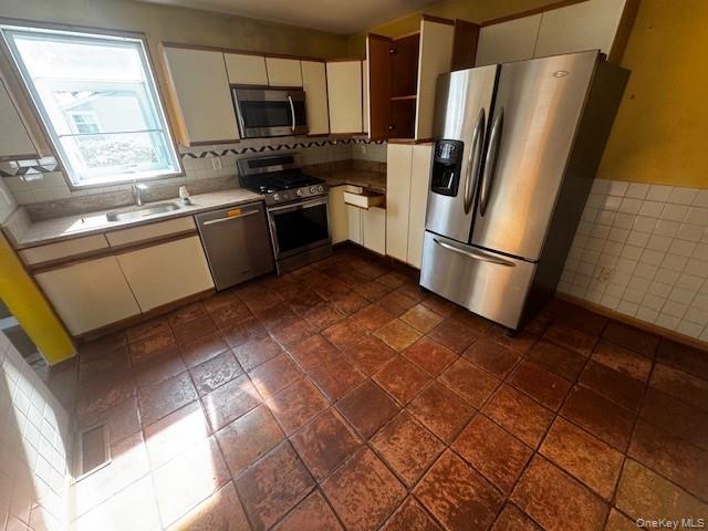 #3 photo, 3115 Chestnut Avenue, Medford , NY 11763