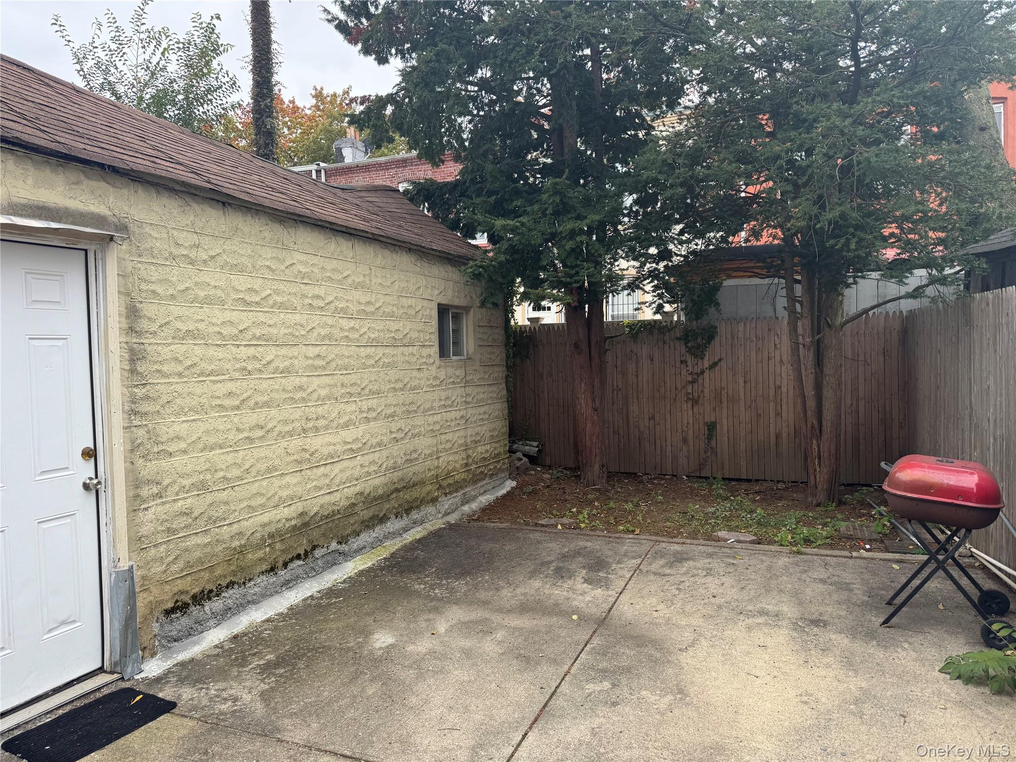 #8 photo, 134 Lincoln Avenue, ブルックリン区 Brooklyn , NY 11208