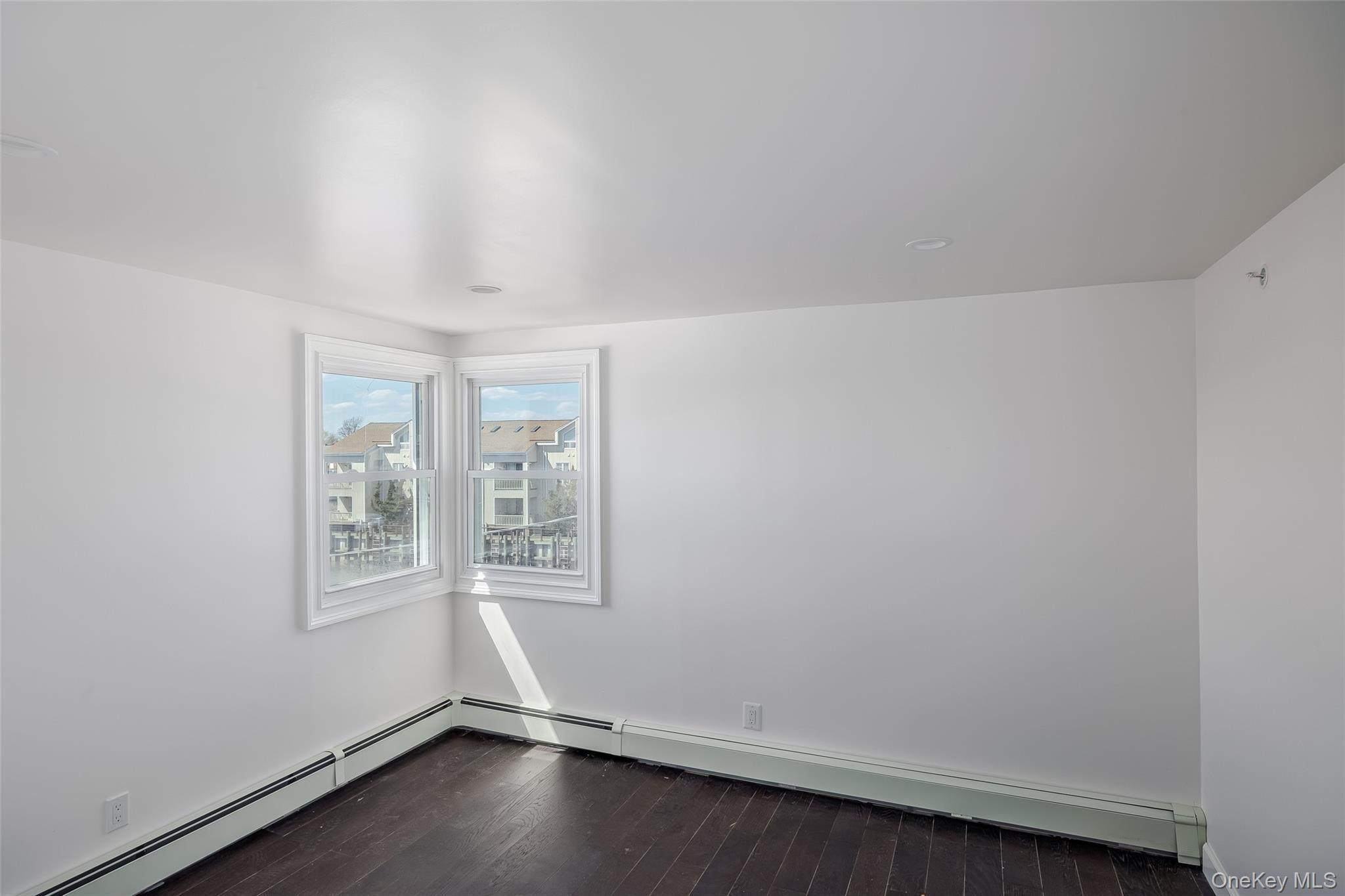 #11 photo, 33 Dock Drive, Freeport , NY 11520