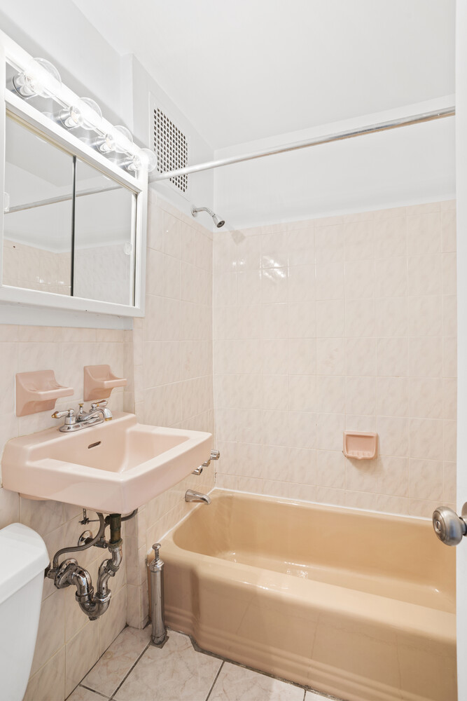 #5 photo, New York City, マンハッタン Yorkville , NY 10128