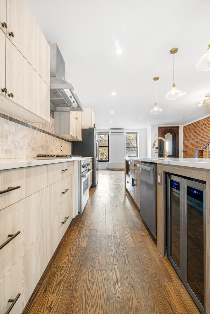 #4 photo, 308 CLIFTON Place, Bedford-Stuyvesant , NY 11216