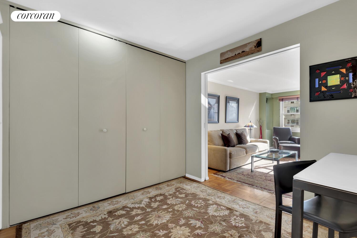 #5 photo, 101 W 12TH Street, Greenwich Village , NY 10011