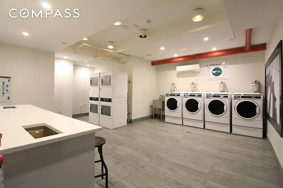 #17 photo, Ridgewood, クイーンズ区 Ridgewood , NY 11385