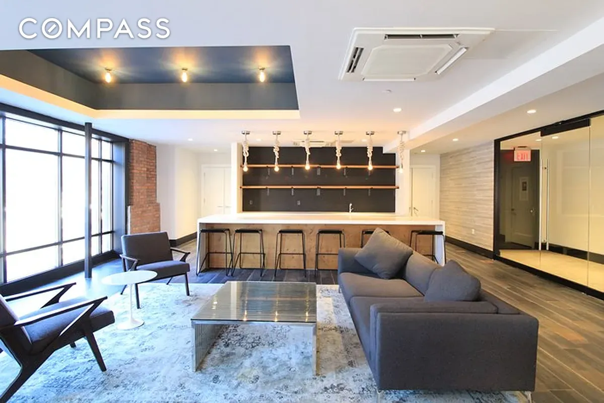 #9 photo, Ridgewood, クイーンズ区 Ridgewood , NY 11385