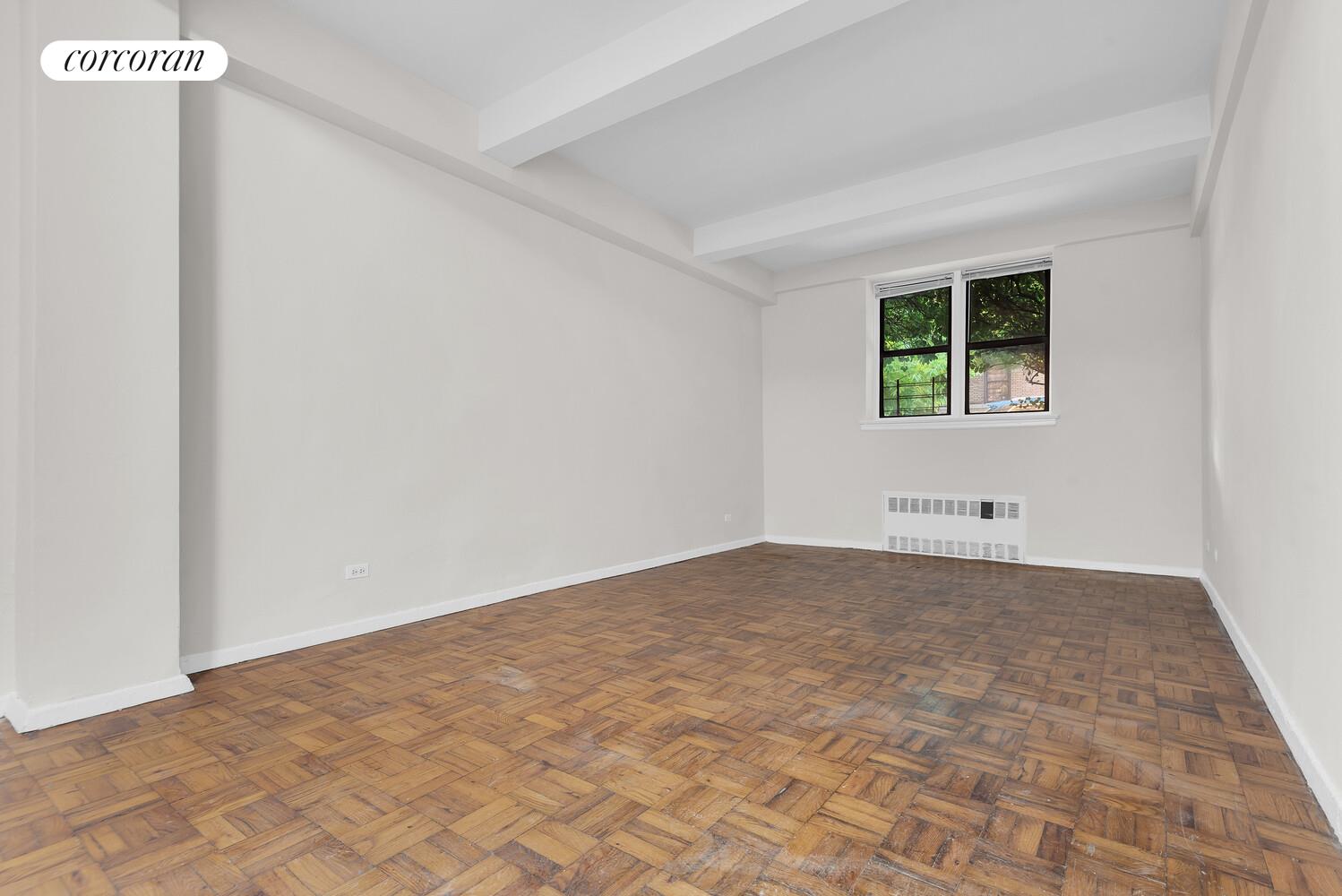 #3 photo, 2830 BRIGGS Avenue, ブロンクス区 Fordham , NY 10458