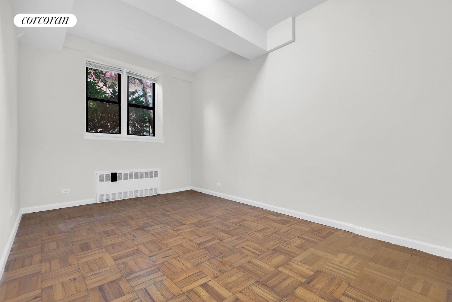 #5 photo, 2830 BRIGGS Avenue, ブロンクス区 Fordham , NY 10458