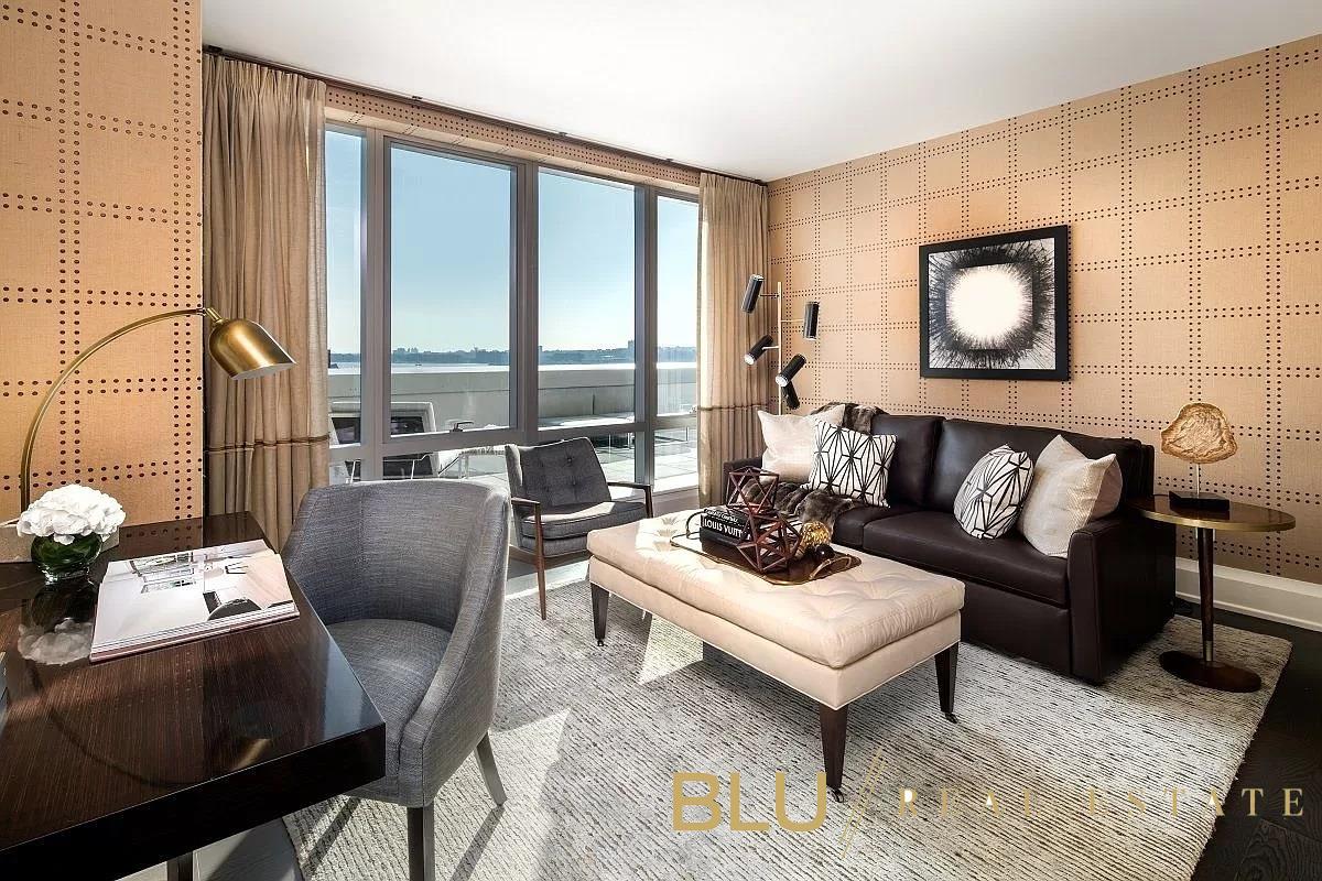 #15 photo, New York City, マンハッタン Lincoln Square , NY 10069