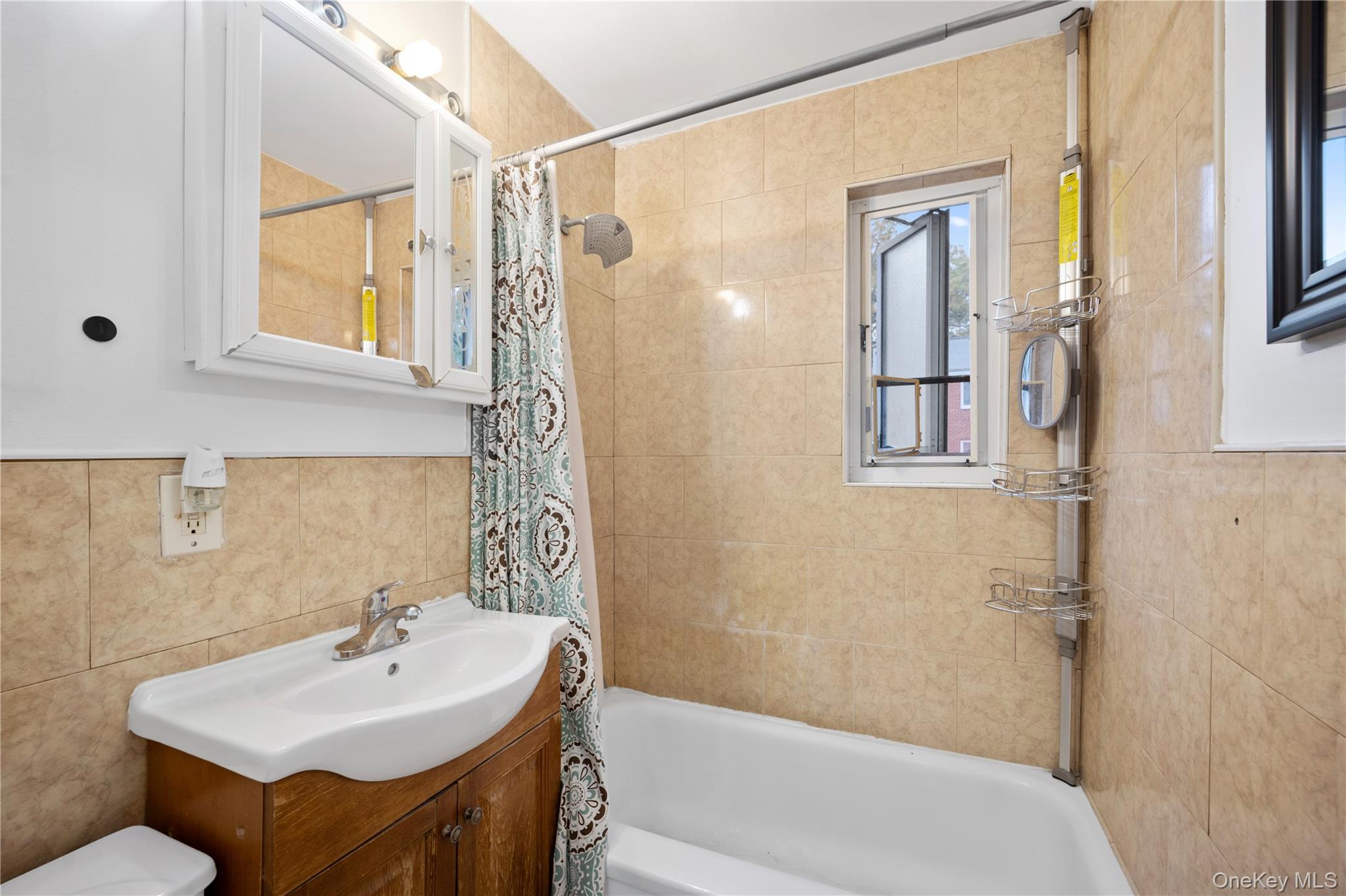 #18 photo, 227-18 Hillside Avenue, クイーンズ区 Queens Village , NY 11427