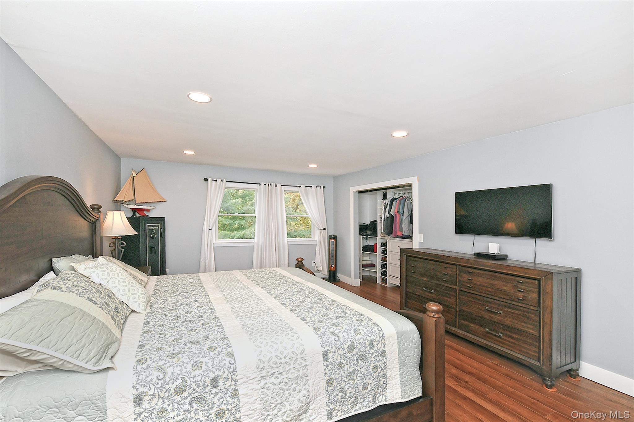 #18 photo, 31 Rome Street, East Patchogue , NY 11772