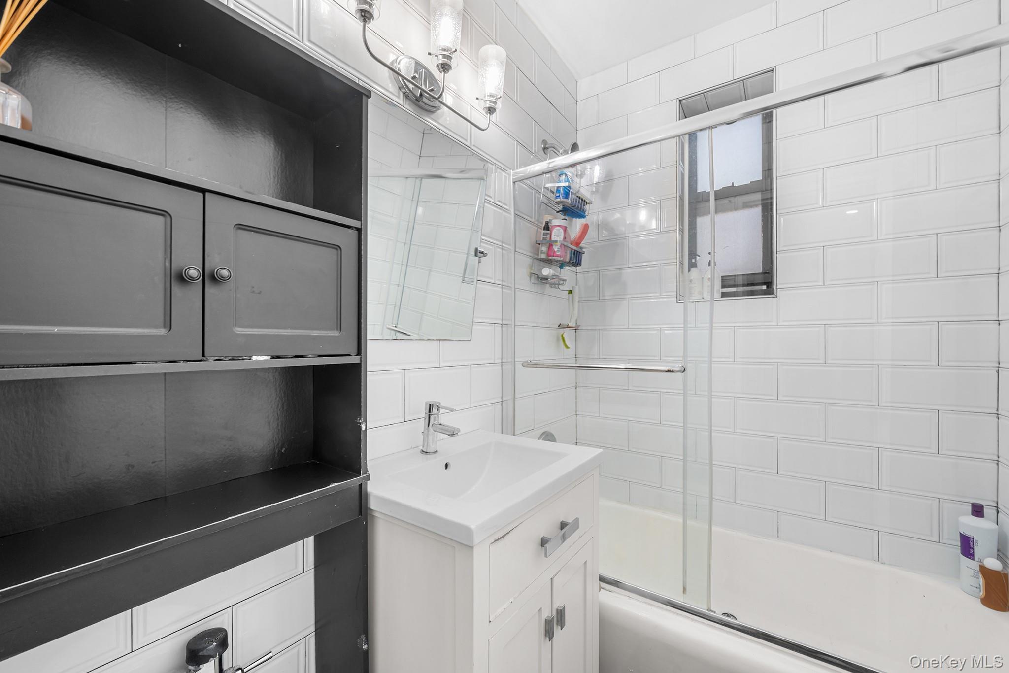 #10 photo, 7111 Yellowstone, Forest Hills , NY 11375