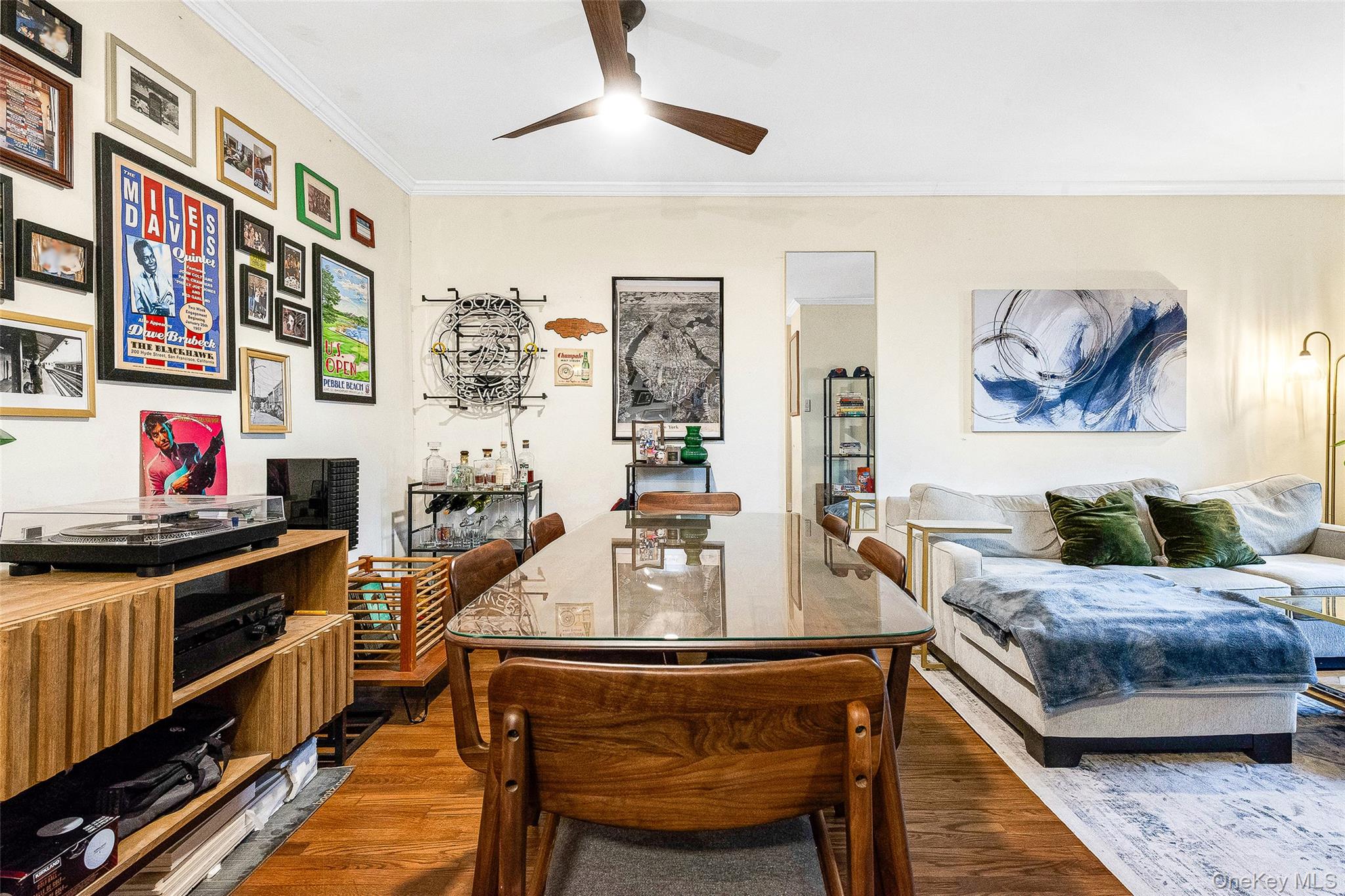 #11 photo, 100-11 67th Road, クイーンズ区 Forest Hills , NY 11375