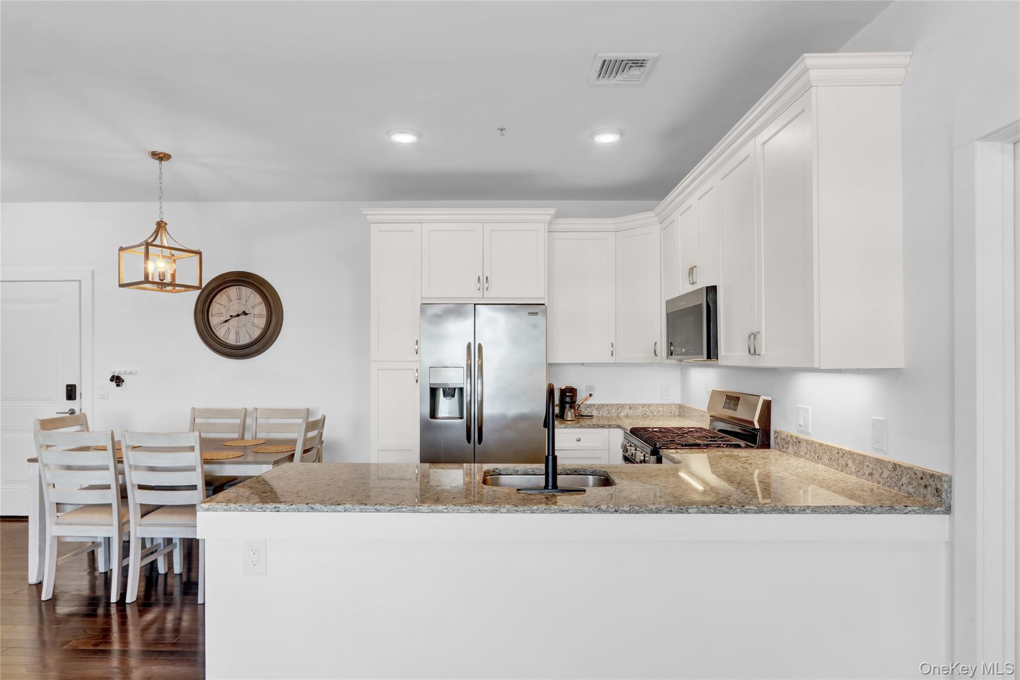 #11 photo, 233 Marina Pointe Drive, ナッソー郡 East Rockaway , NY 11518